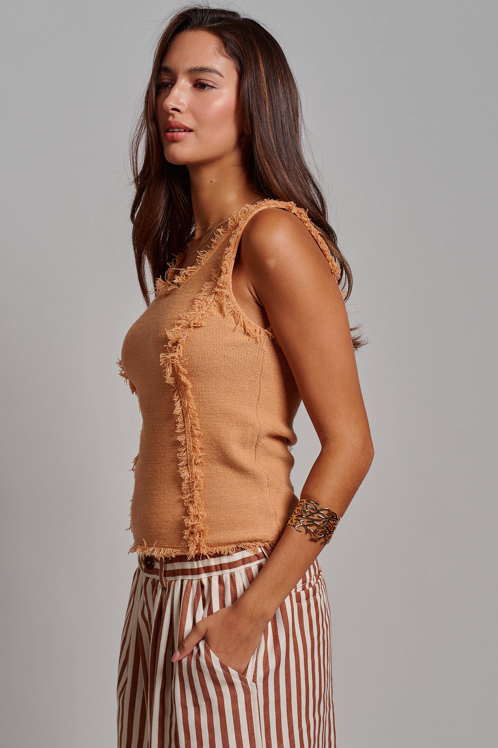 Frayed Trim Textured Knit Sleeveless Top