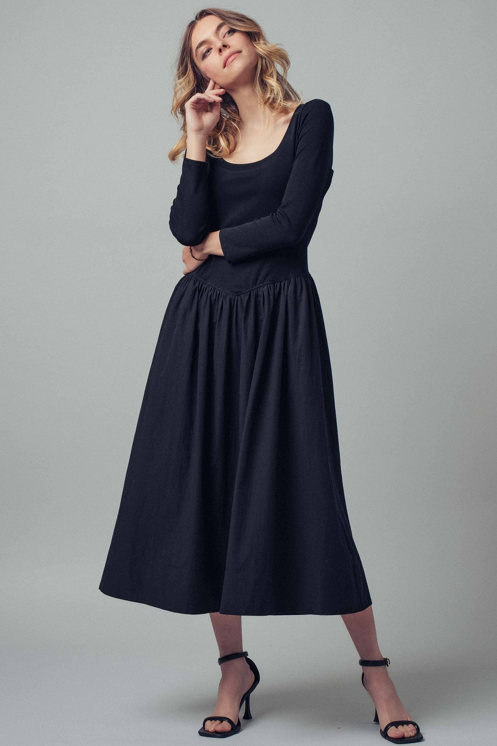 Elegant  Gathered Midi Dress
