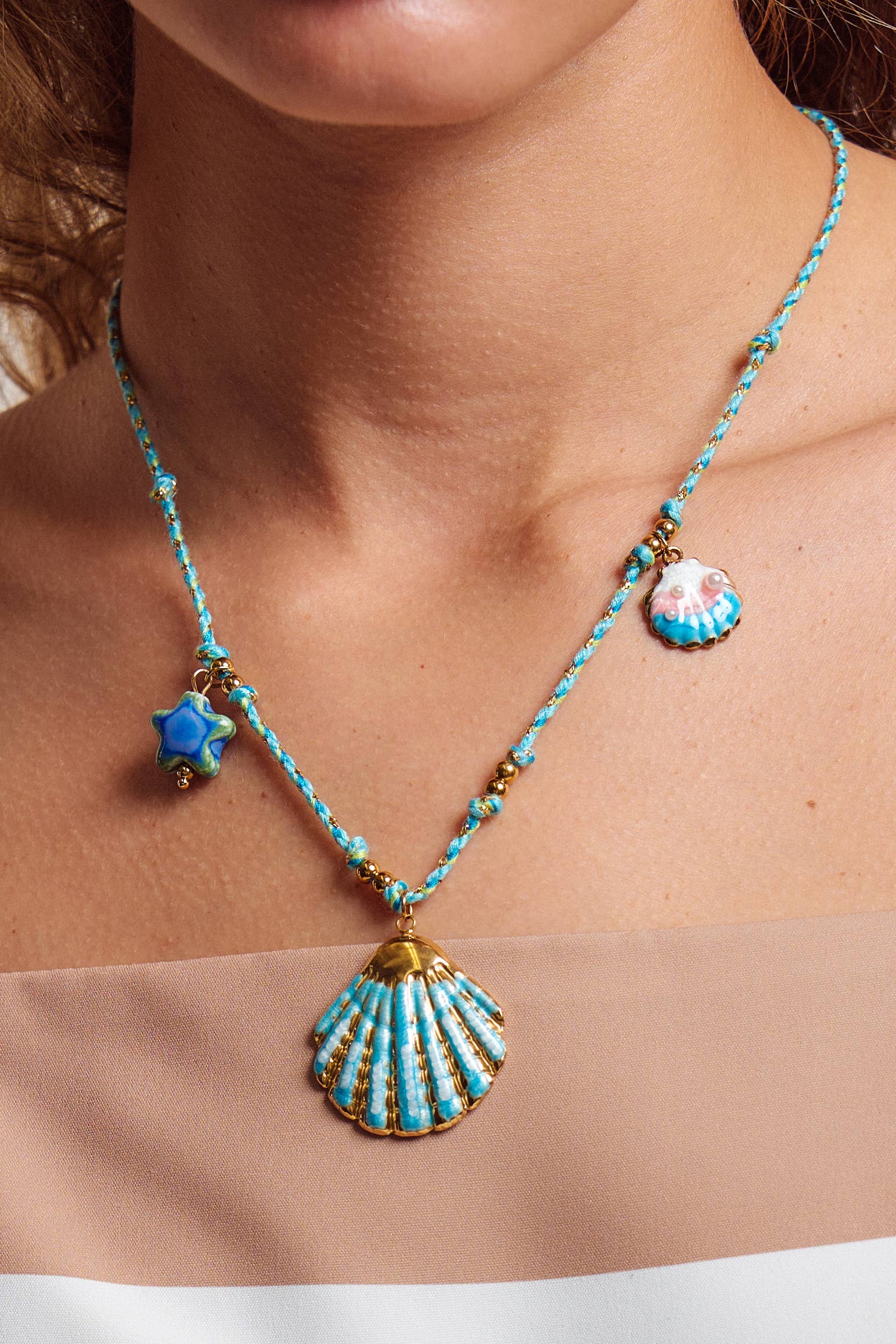 Urban Daizy Dipped Enamel Seashell Charm Necklace Gold Pendant/Charm Necklace (TNAC0442-Gold)