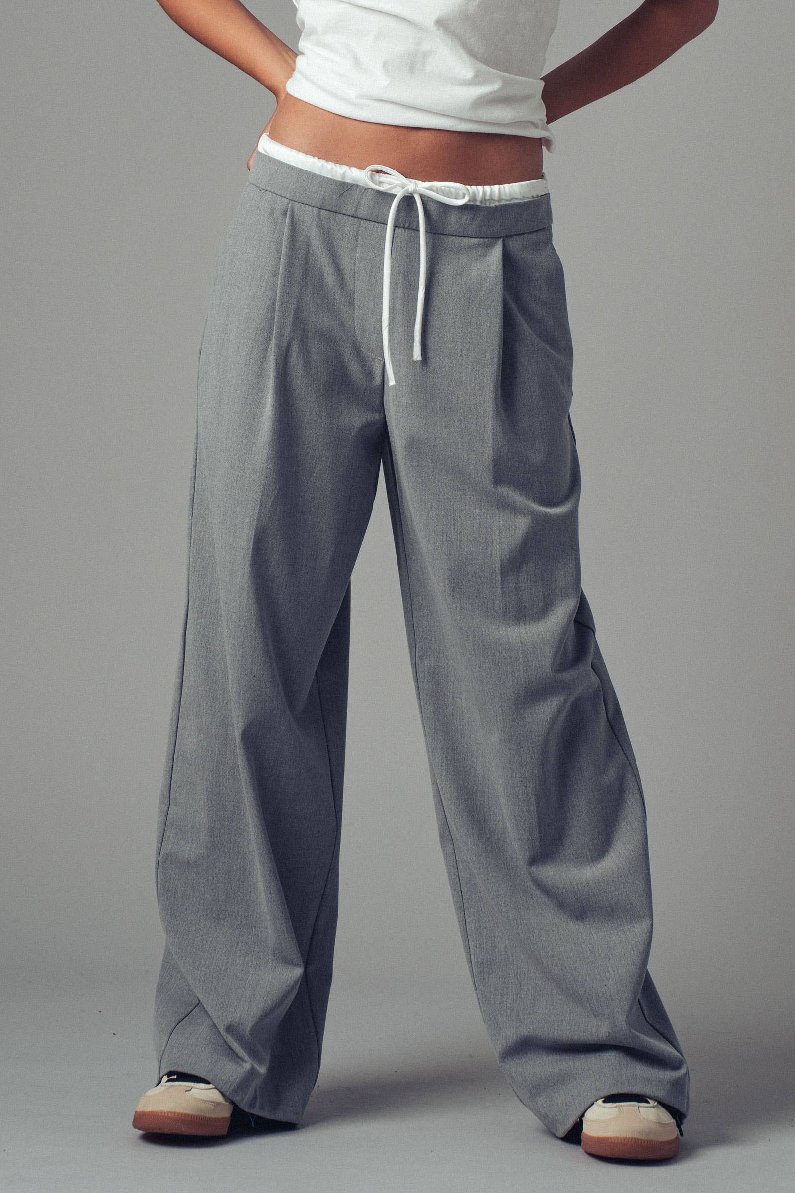 Relaxed Wide-Leg Drawstring Trousers