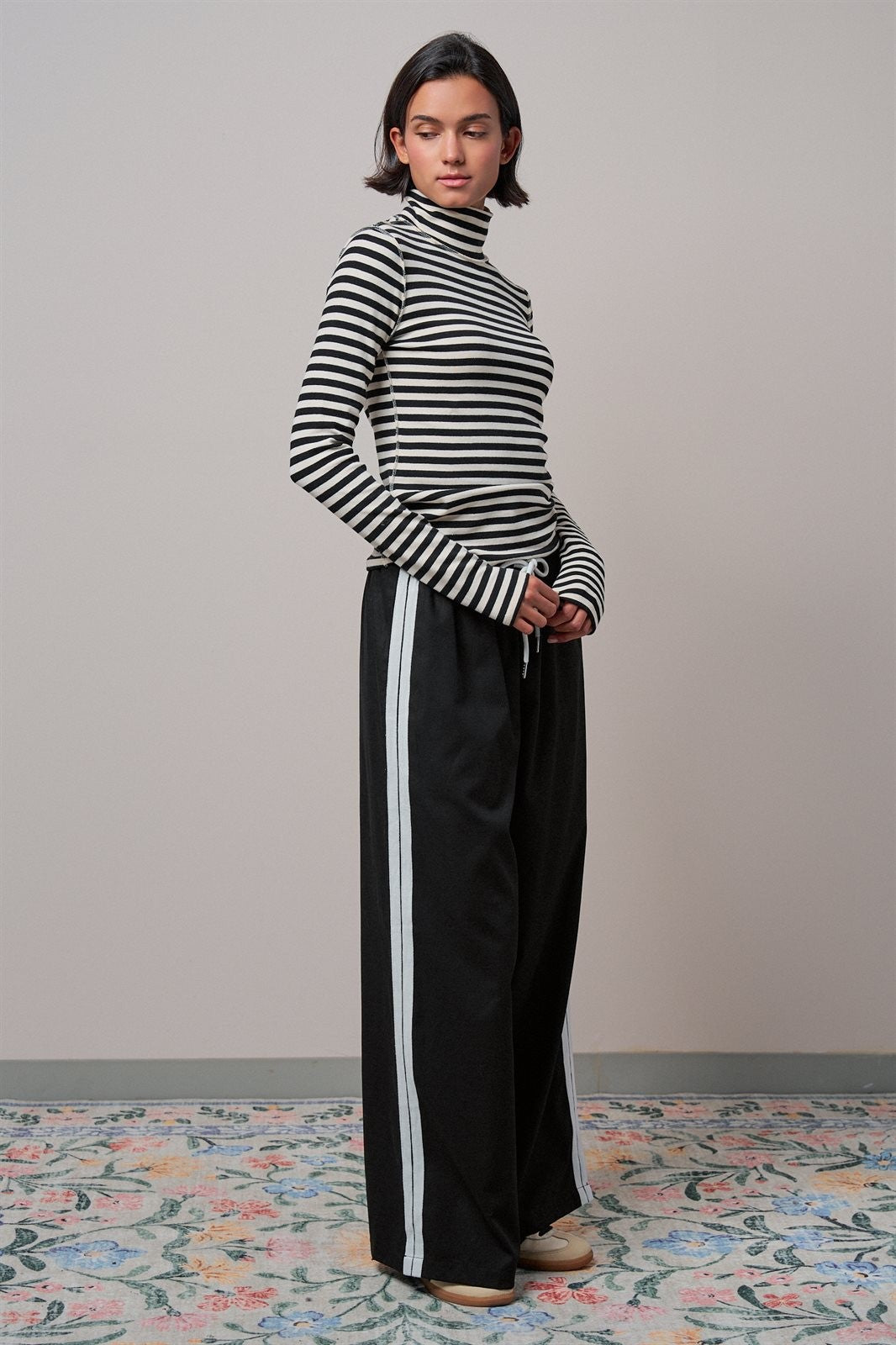 Side Stripe Drawstring Wide-Leg Pants in BLACK - Women's Casual Pants | Urban Daizy