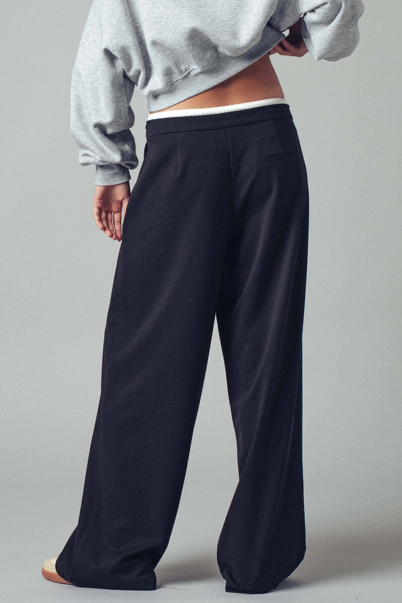Relaxed Wide-Leg Drawstring Trousers