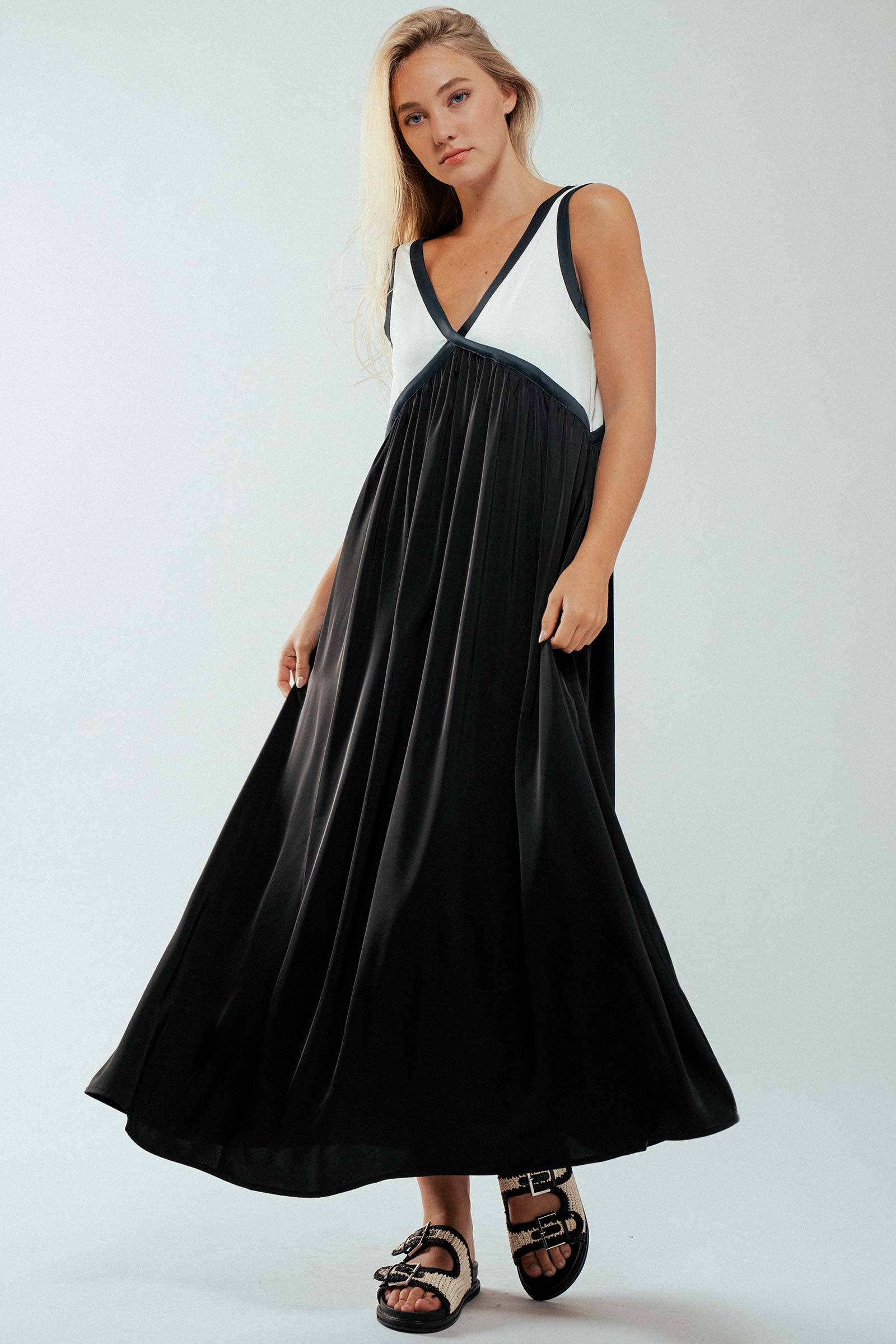 Contrast Piping Empire Waist Dress