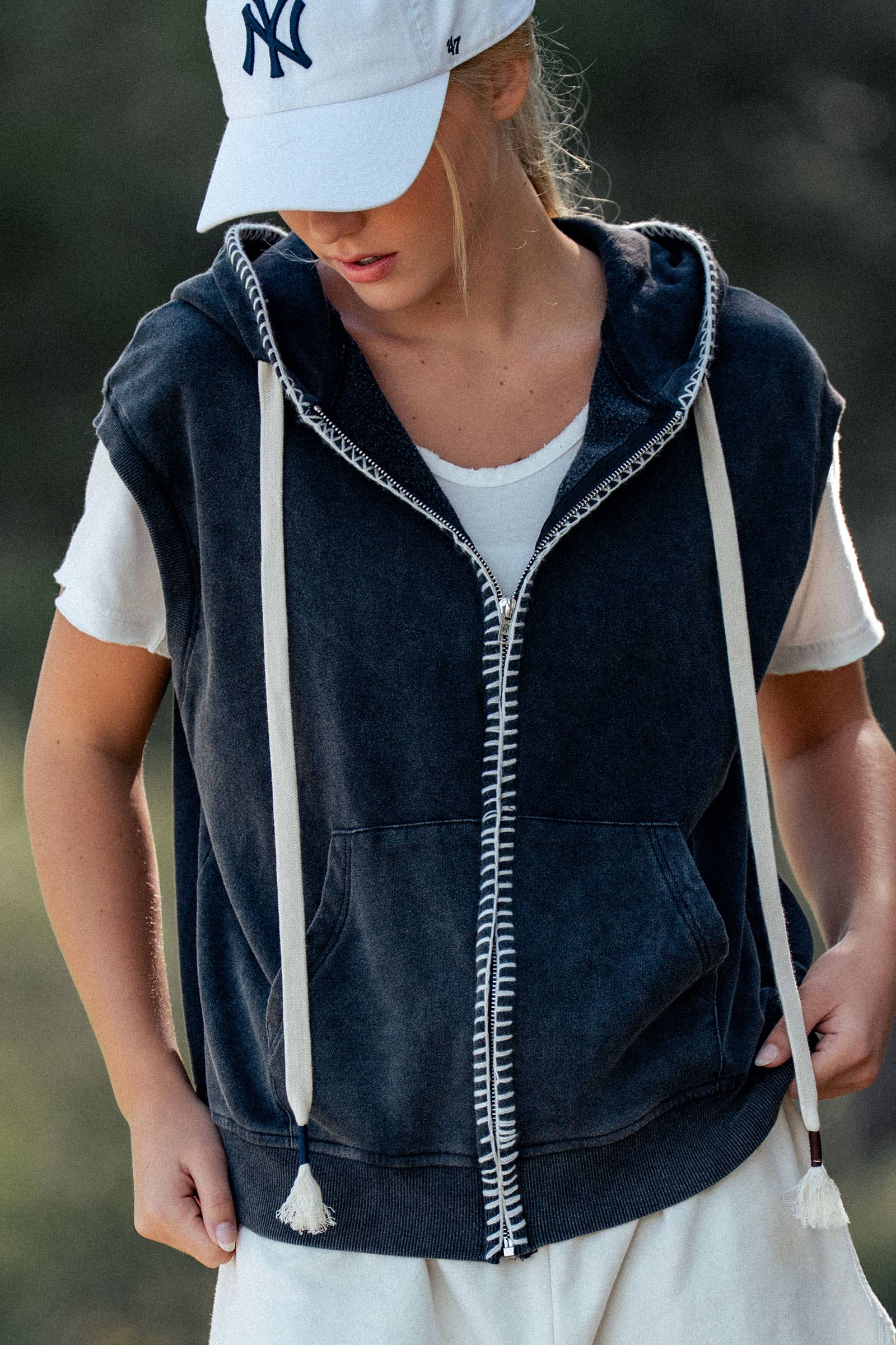 Relaxed Sleeveless Contrast Stitch Zip Hoodie