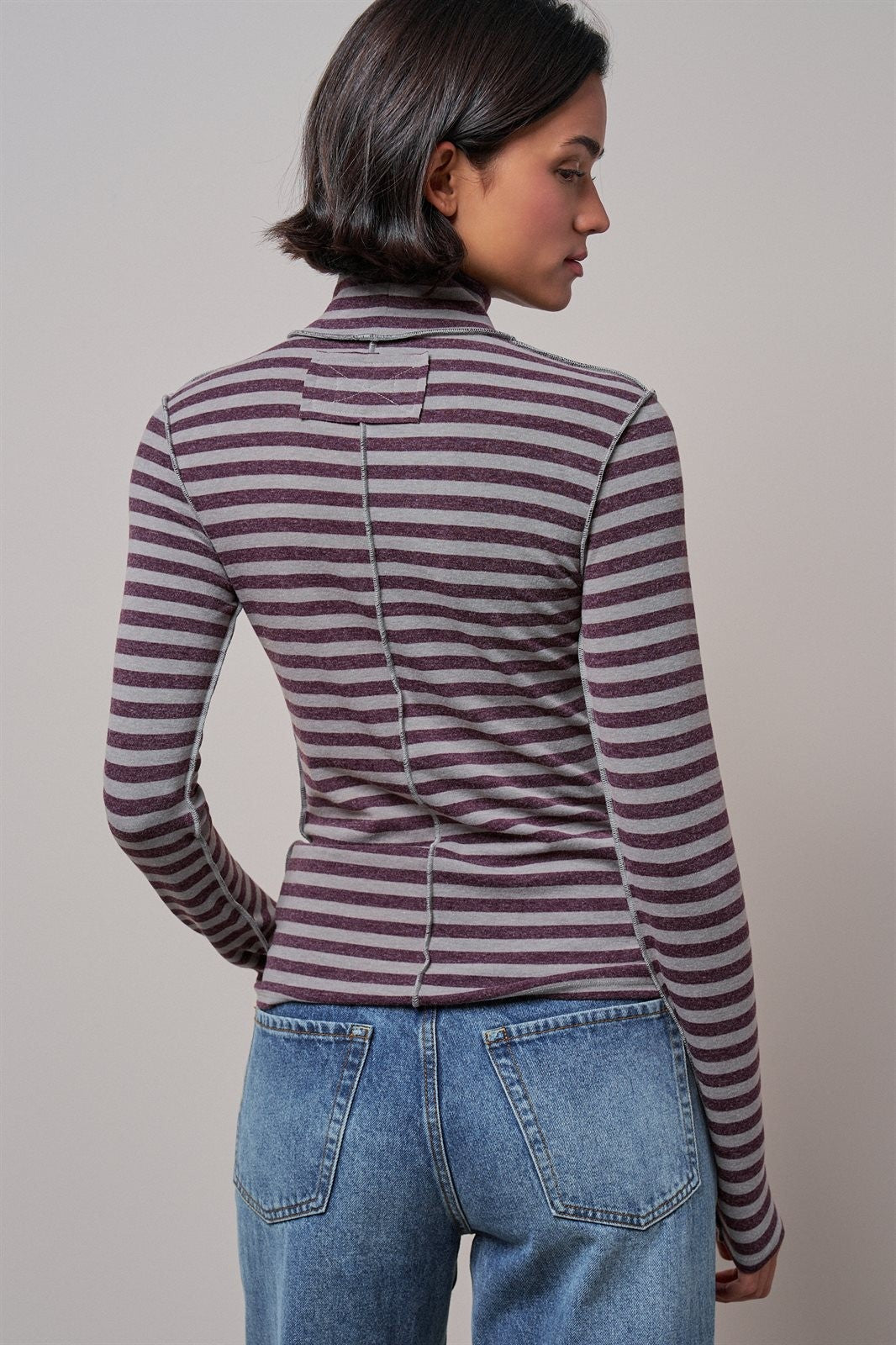 Contrast Seam Turtleneck Knit Top