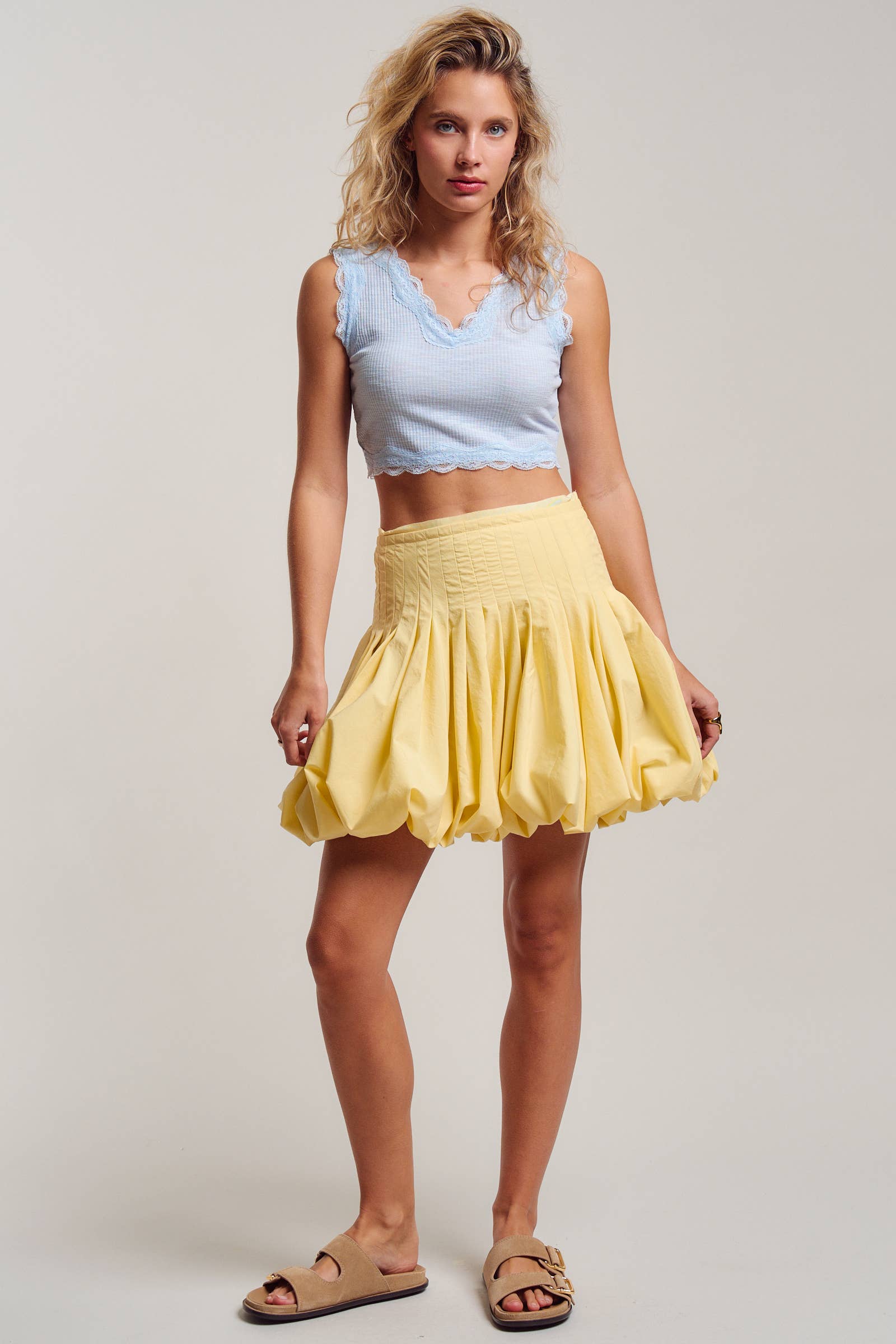 Lace Trim Ribbed Knit V-Neck Crop Top