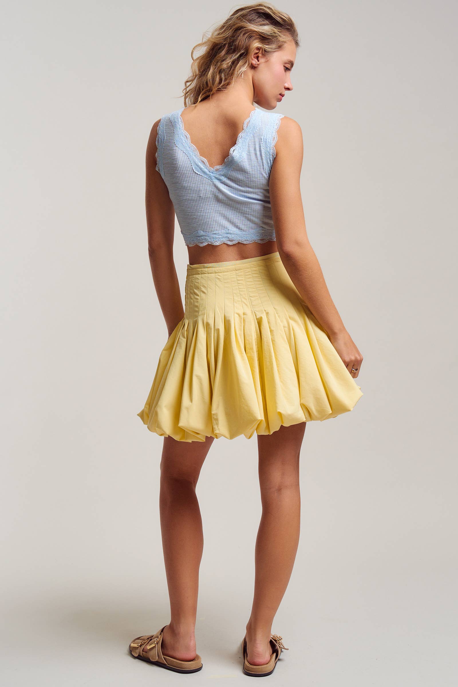 Lace Trim Ribbed Knit V-Neck Crop Top