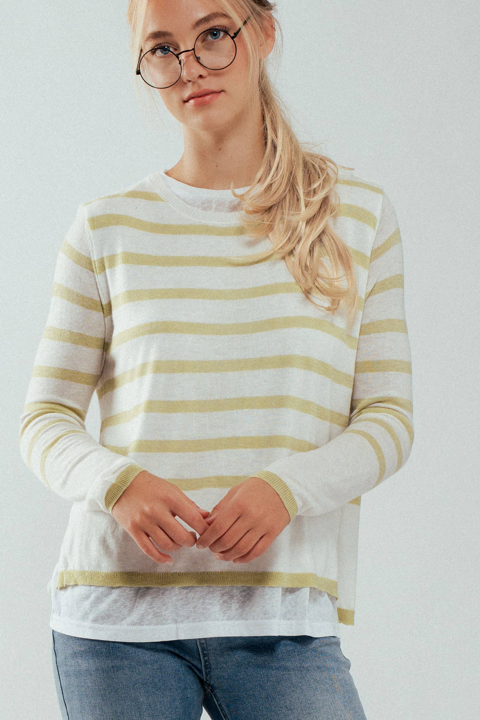 Urban Daizy Elegant Crew Neck Long Sleeve Relaxed Fit Casual Sweater Top Mocha Knit Top - Women's (UDZ-TP-00367) –…