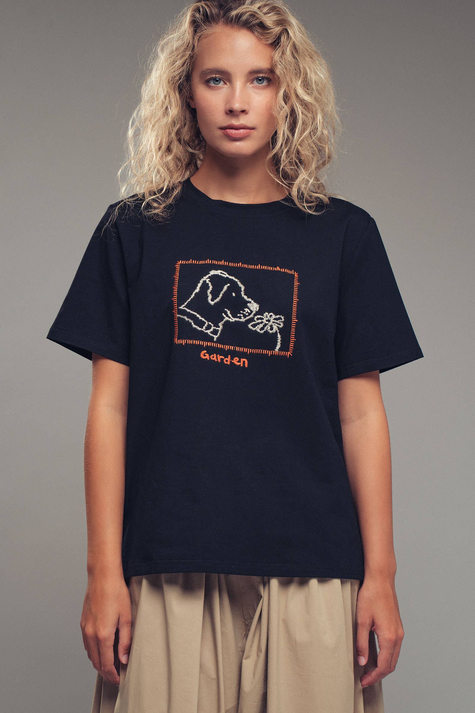 Urban Daizy Whimsical Dog & Daisy Embroidered Cotton Tee White T-Shirt - Women's (UDZ-TP-01020) – alternate view 7