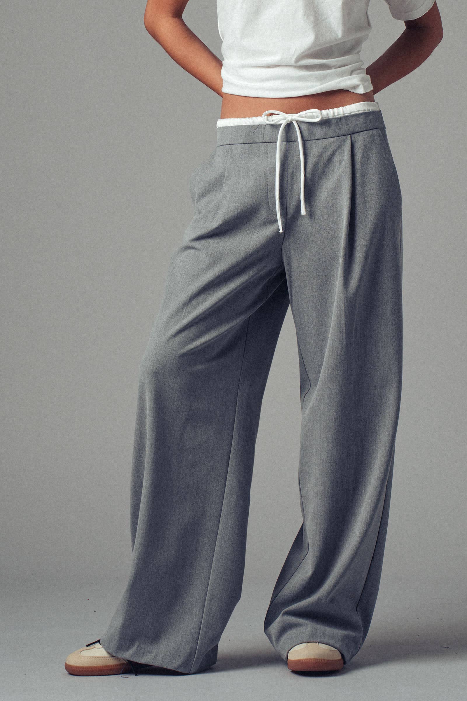 Relaxed Wide-Leg Drawstring Trousers