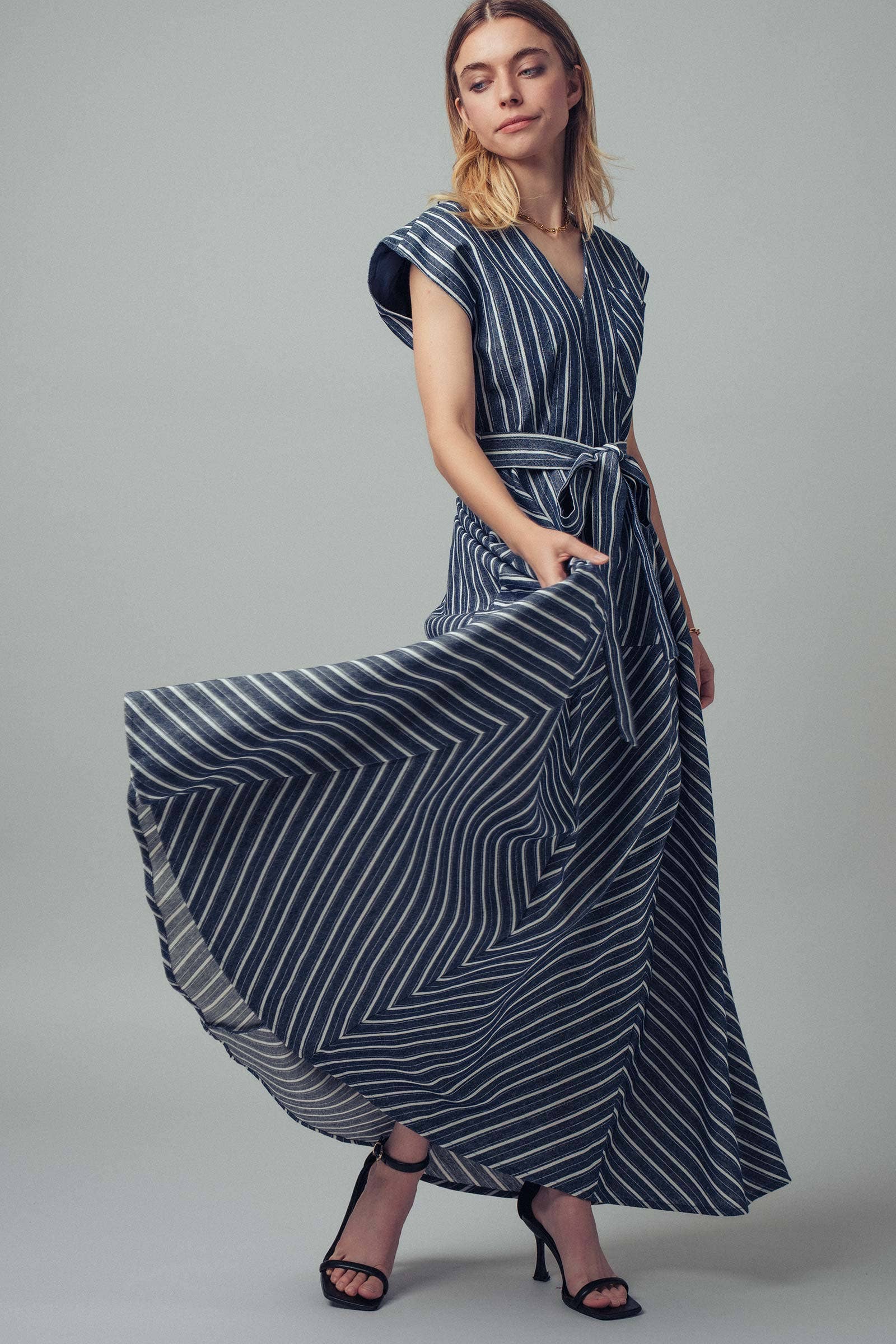 Urban Daizy Mixed Stripe Belted V-Neck Maxi Dress Navy Dress - Women's (UDZ-DR-00392) – alternate view 3