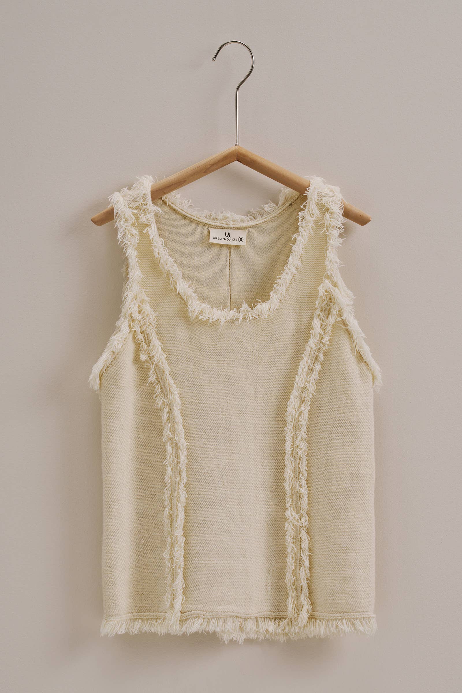 Frayed Trim Textured Knit Sleeveless Top