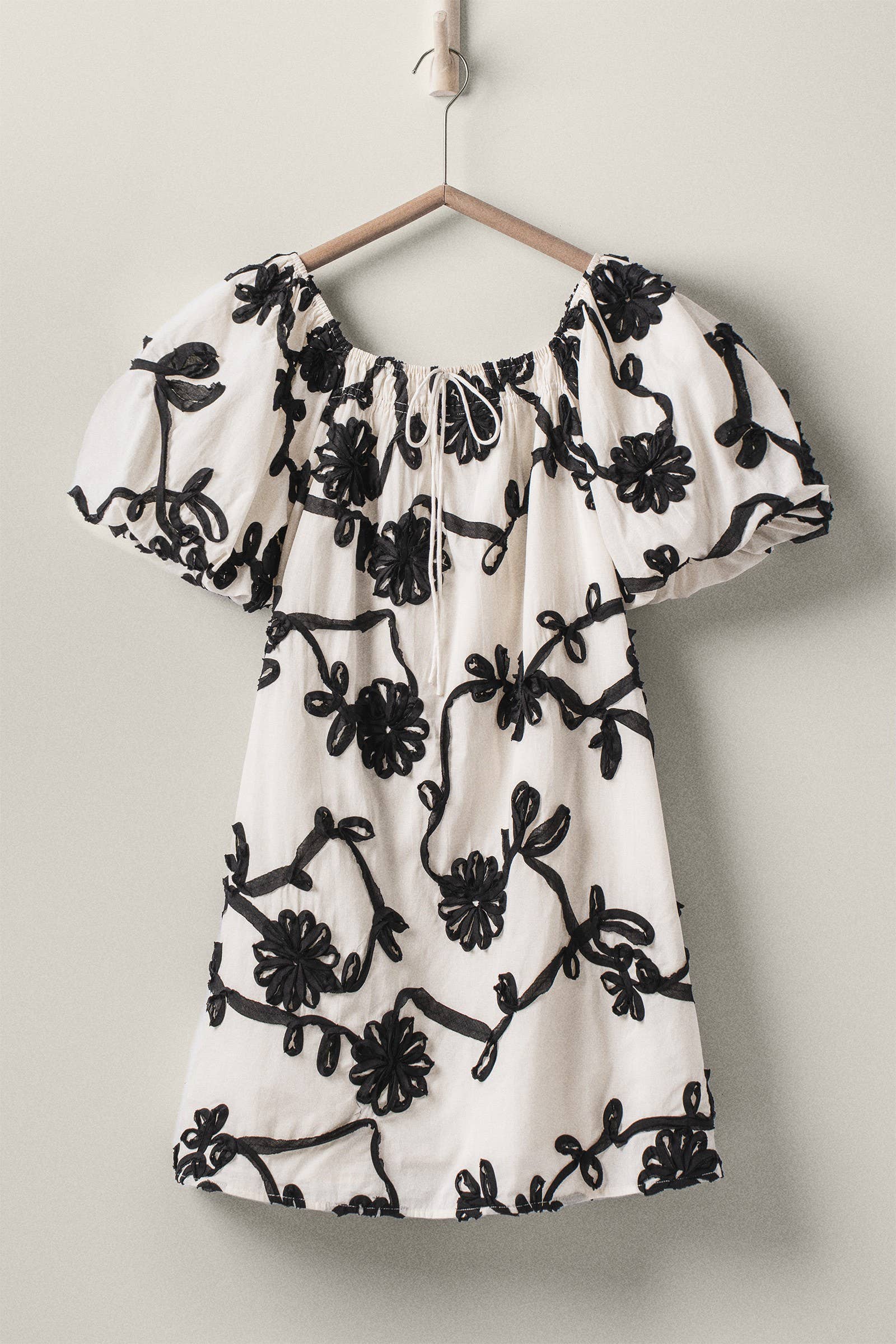 Floral Embroidery Off-Shoulder Puff Sleeve Mini Dres