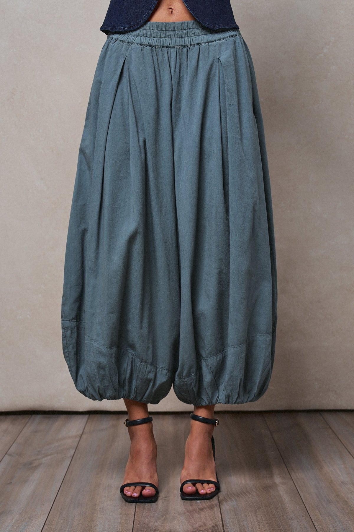 Balloon Hem Wide Leg Pants in BLACK - Women's Casual Pants | Urban Daizy