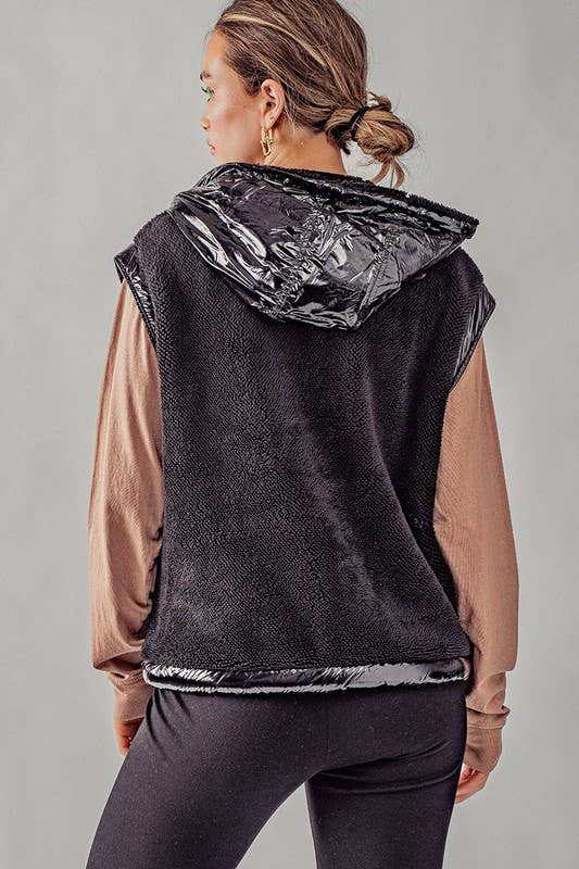 Urban Daizy Plush Faux Fur Zip Up with Contrast Trim Hooded Vest Black Outerwear Vest - Women's (UDZ-OT-00110) –…