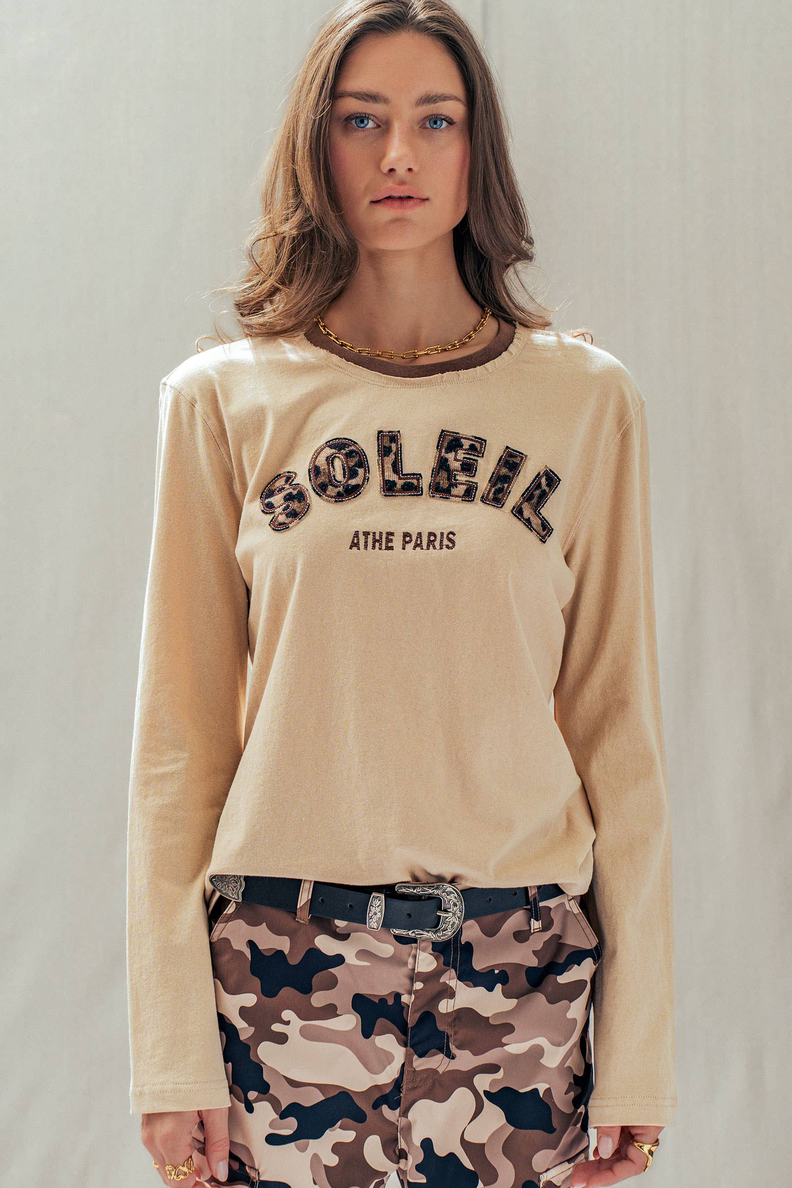 Urban Daizy Soleil Leopard Appliqué Raw Hem Cotton Tee Khaki T-Shirt - Women's (UDTP1329-Khaki) – alternate view 11