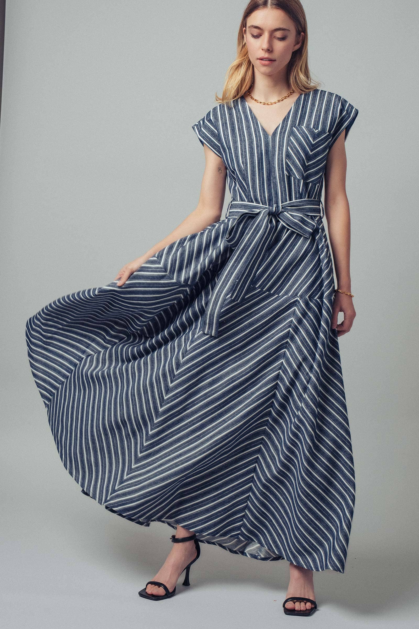 Urban Daizy Mixed Stripe Belted V-Neck Maxi Dress Navy Dress - Women's (UDZ-DR-00392) – alternate view 2