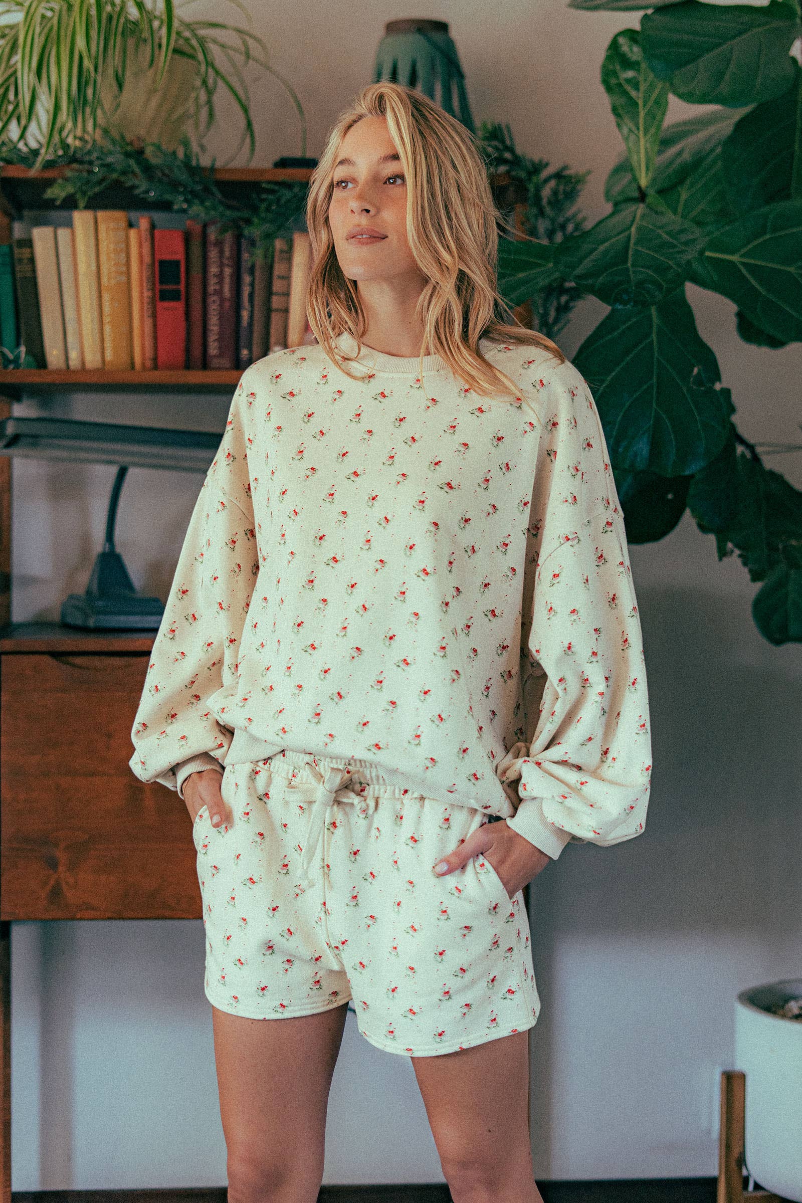 Urban Daizy Floral Balloon Sleeve Sweatshirt and Shorts Set Creamy-Beige Lounge Set - Women's (UDZ-AC-00210) – alternate view 10