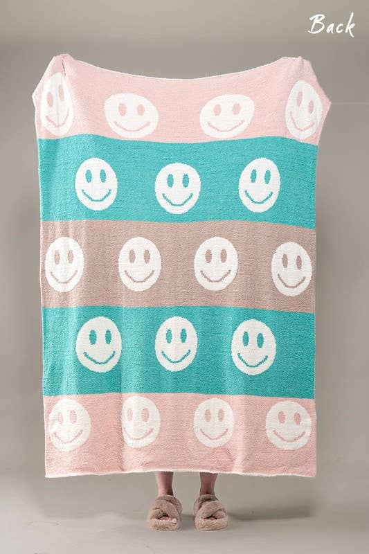 Urban Daizy Multicolor Smiley Face Plush Blanket Pink Throw Blanket (UDZ-AC-00128) – alternate view 2