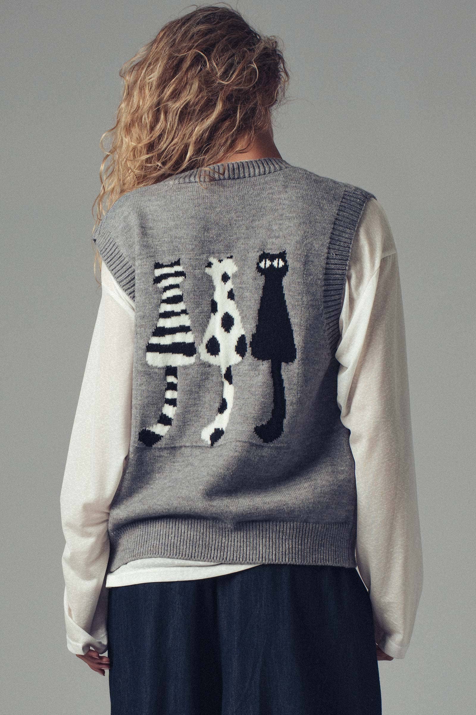 Urban Daizy Cat Print Knit Sweater Vest Grey Sweater Vest - Women's (UDZ-TP-00814)