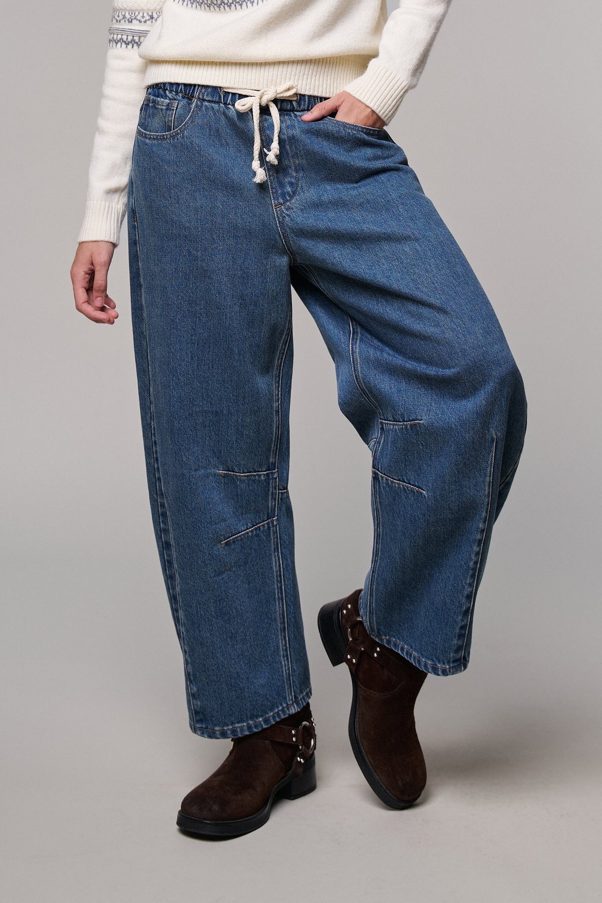 Laid-Back Light Wash Barrel Denim Pants in MEDIUM DENIM - Women's Wide Leg Jeans | Urban Daizy