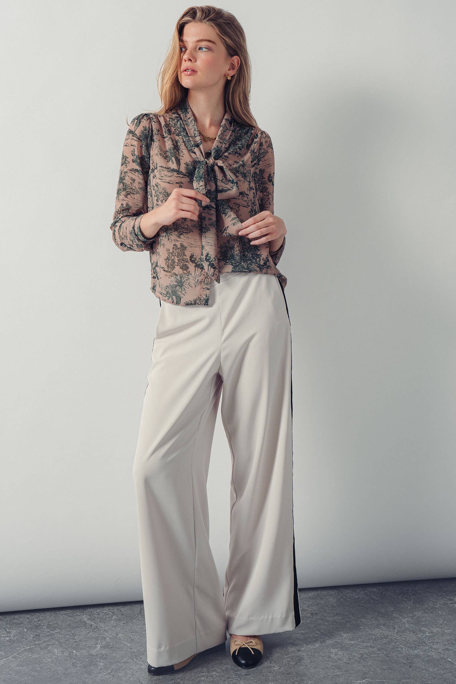 Romantic Toile Print Pussy Bow Blouse