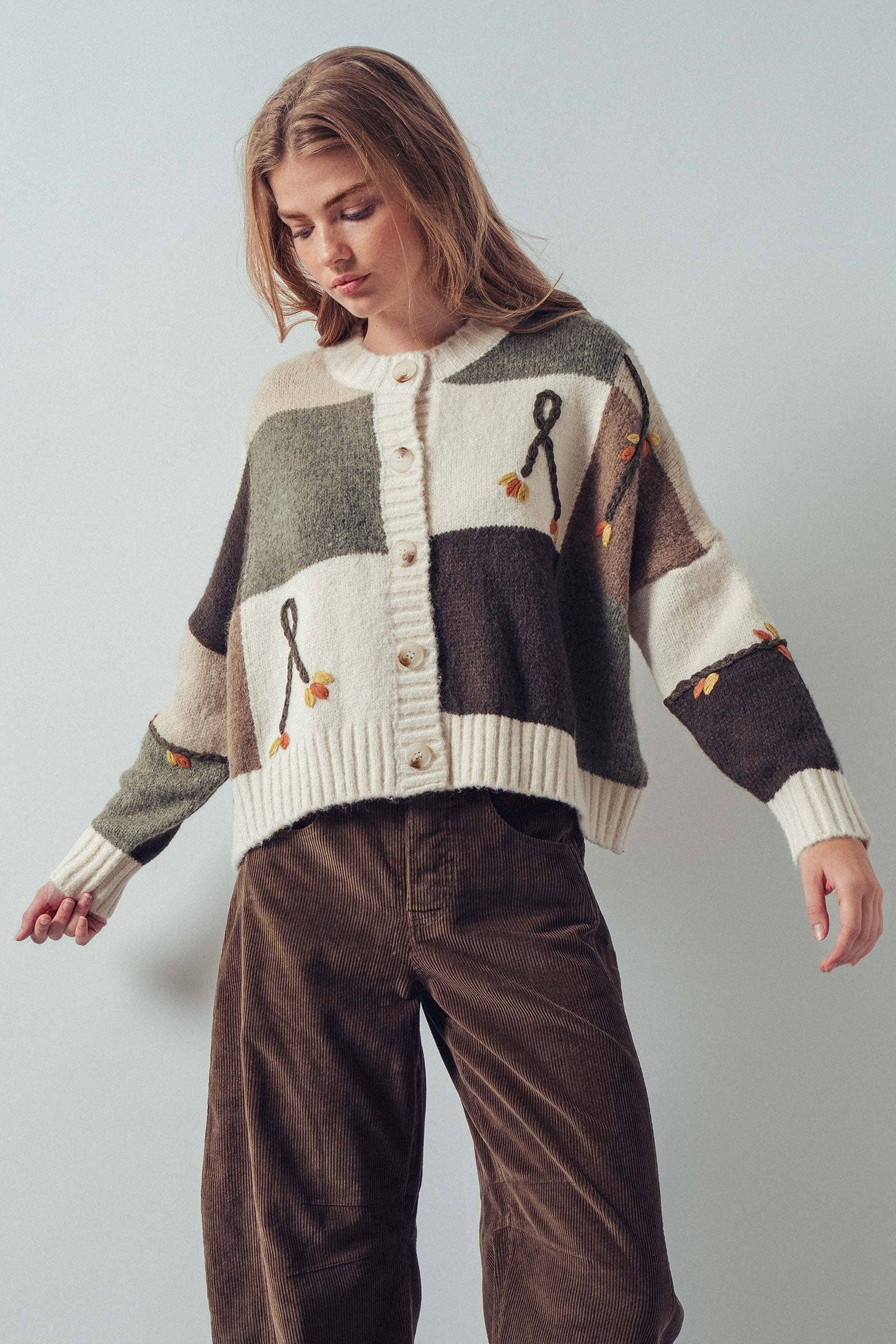 Urban Daizy Colorblock Checkerboard Yarn Appliqué Cardigan Mocha Cardigan - Women's (UDZ-OT-00168) – alternate view 10