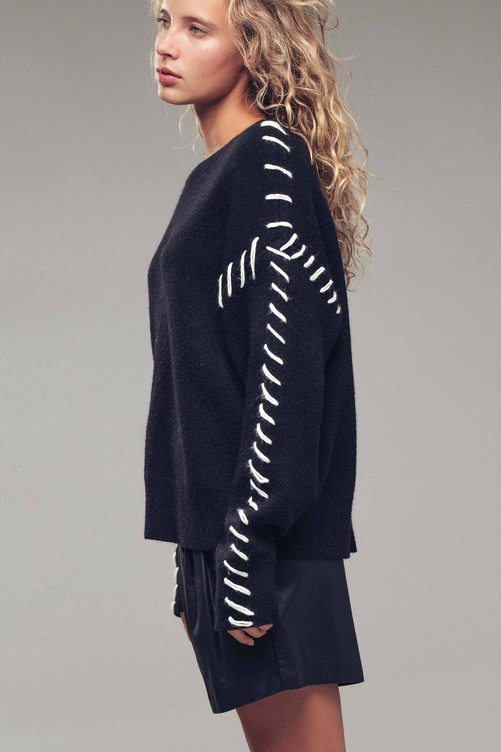 Contrast Whipstitch Detail Knit Sweater