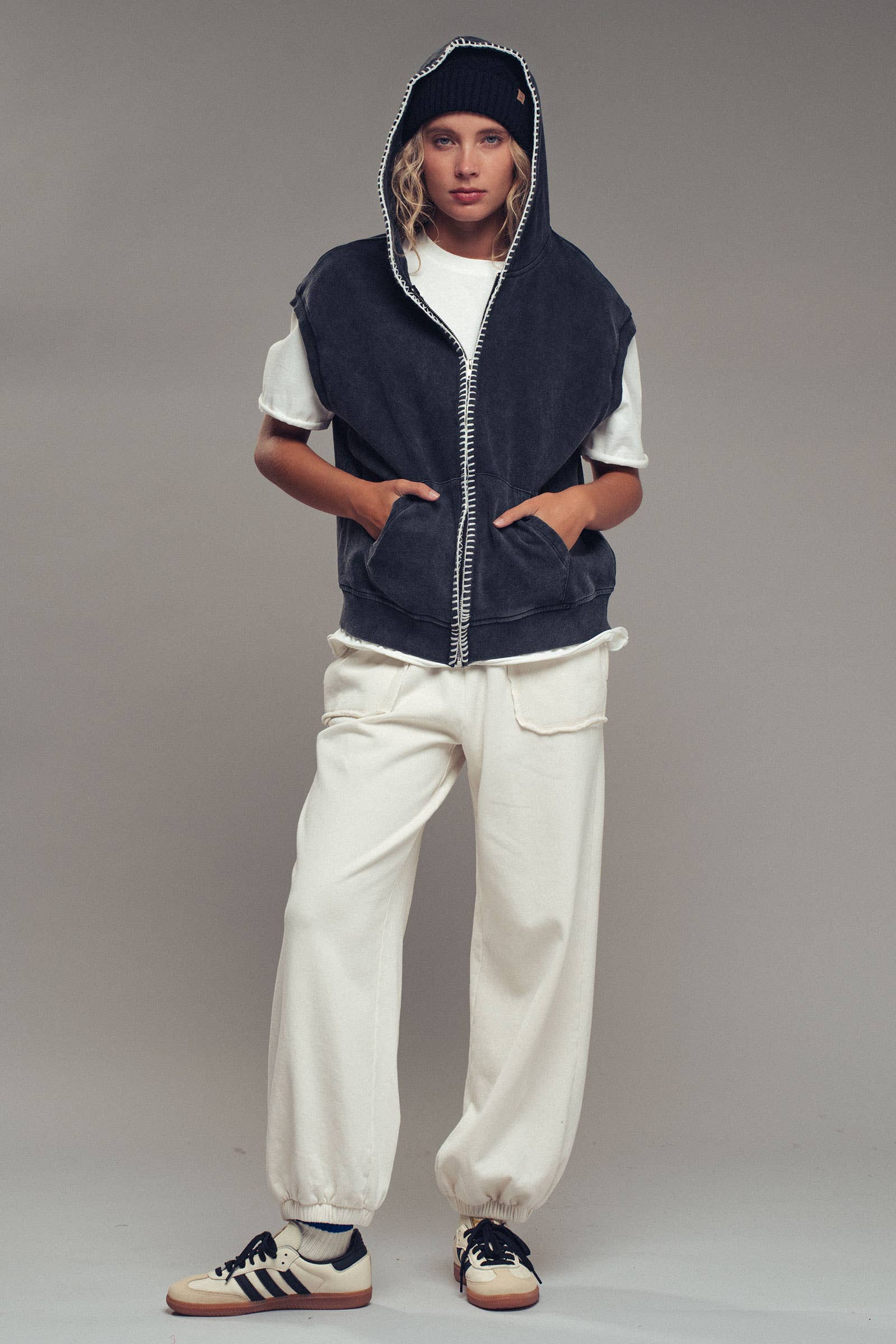 Relaxed Sleeveless Contrast Stitch Zip Hoodie