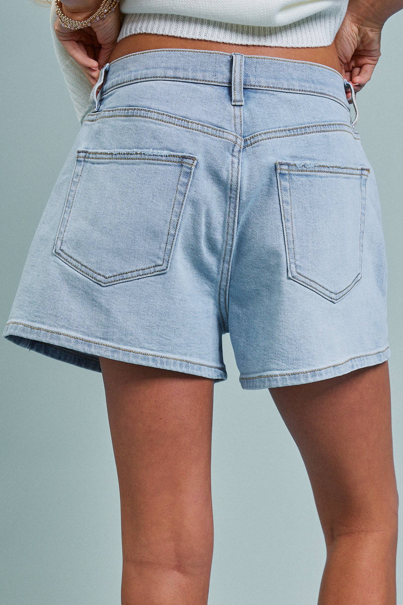 Urban Daizy Classic Relaxed Everyday Denim Shorts Lt-Denim Shorts - Women's (TNPT0836-Lt-Denim) – alternate view 5