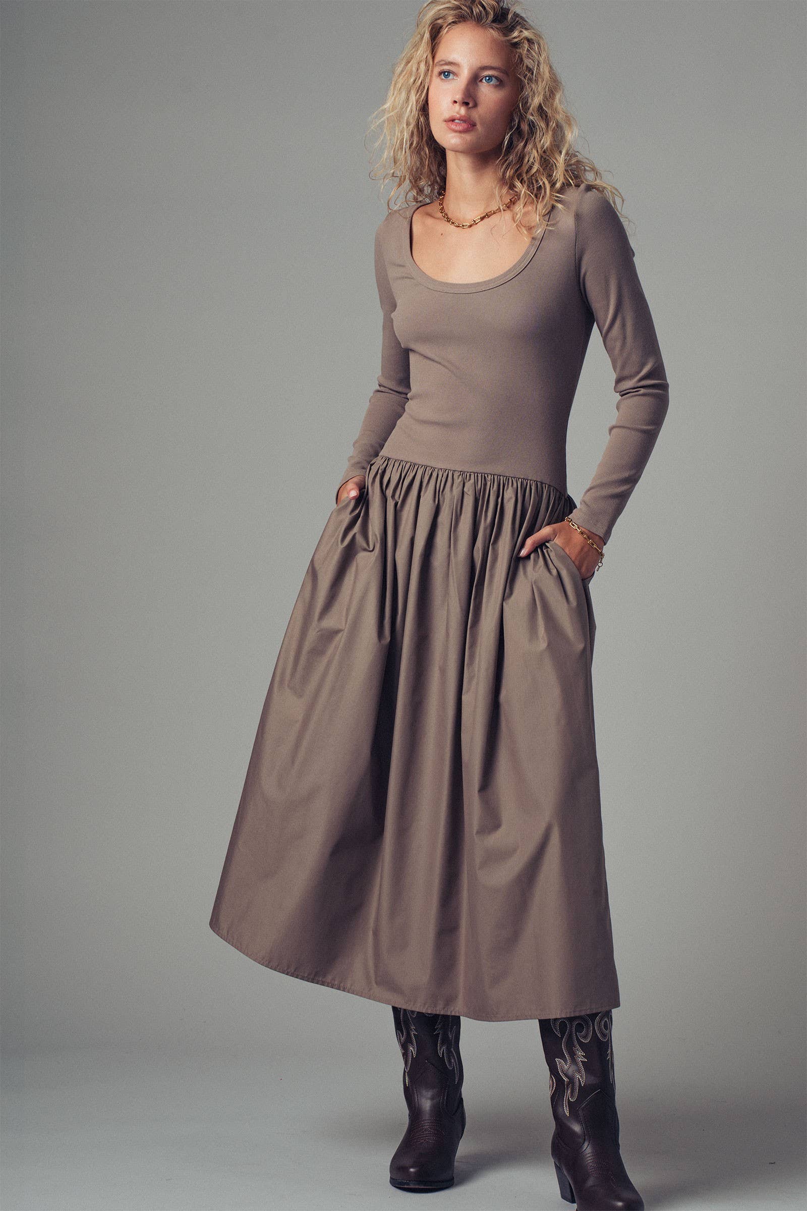 Elegant  Gathered Midi Dress