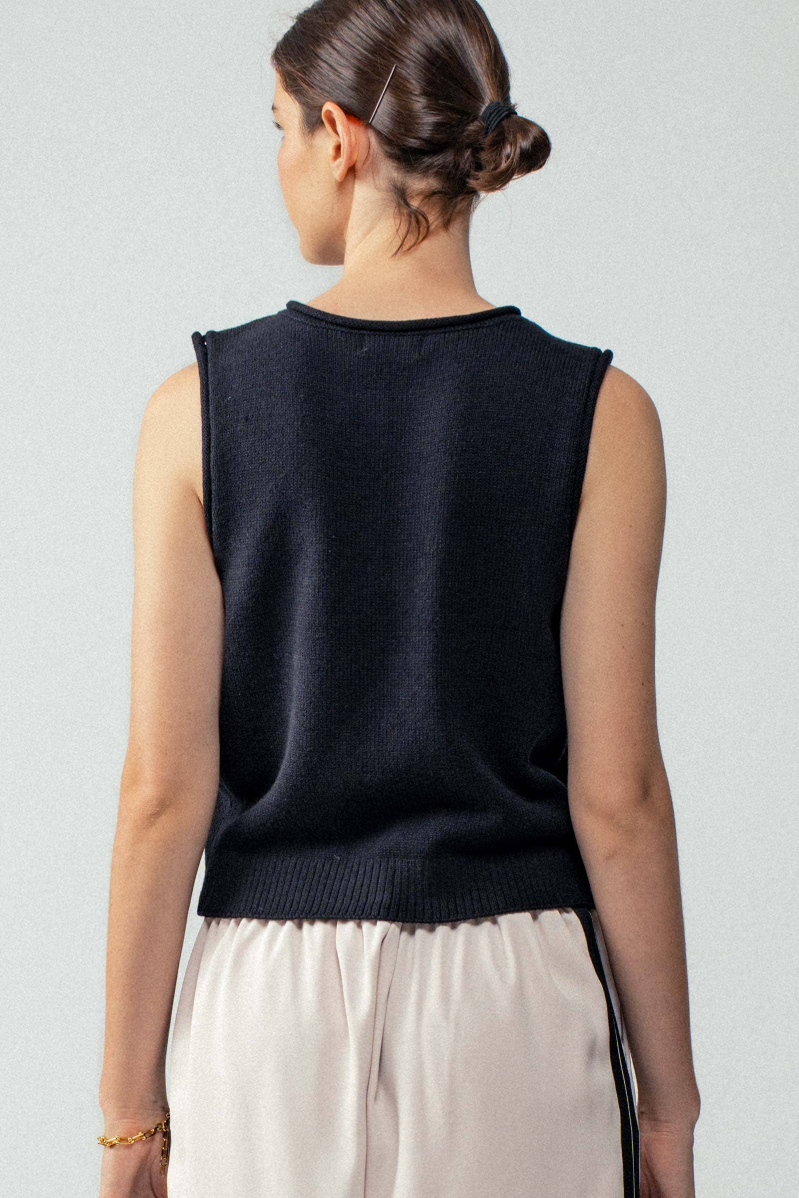 Urban Daizy Relaxed Button-Front Knit Sleeveless Top Black Sweater Vest - Women's (UDZ-SK-00127) – alternate view 6