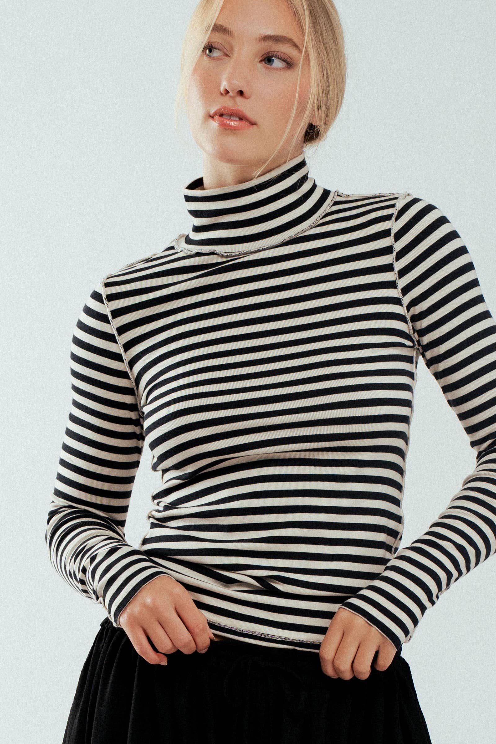 Urban Daizy Contrast Seam Turtleneck Knit Top Ivory-Black Knit Top - Women's (UDZ-PT-00355)