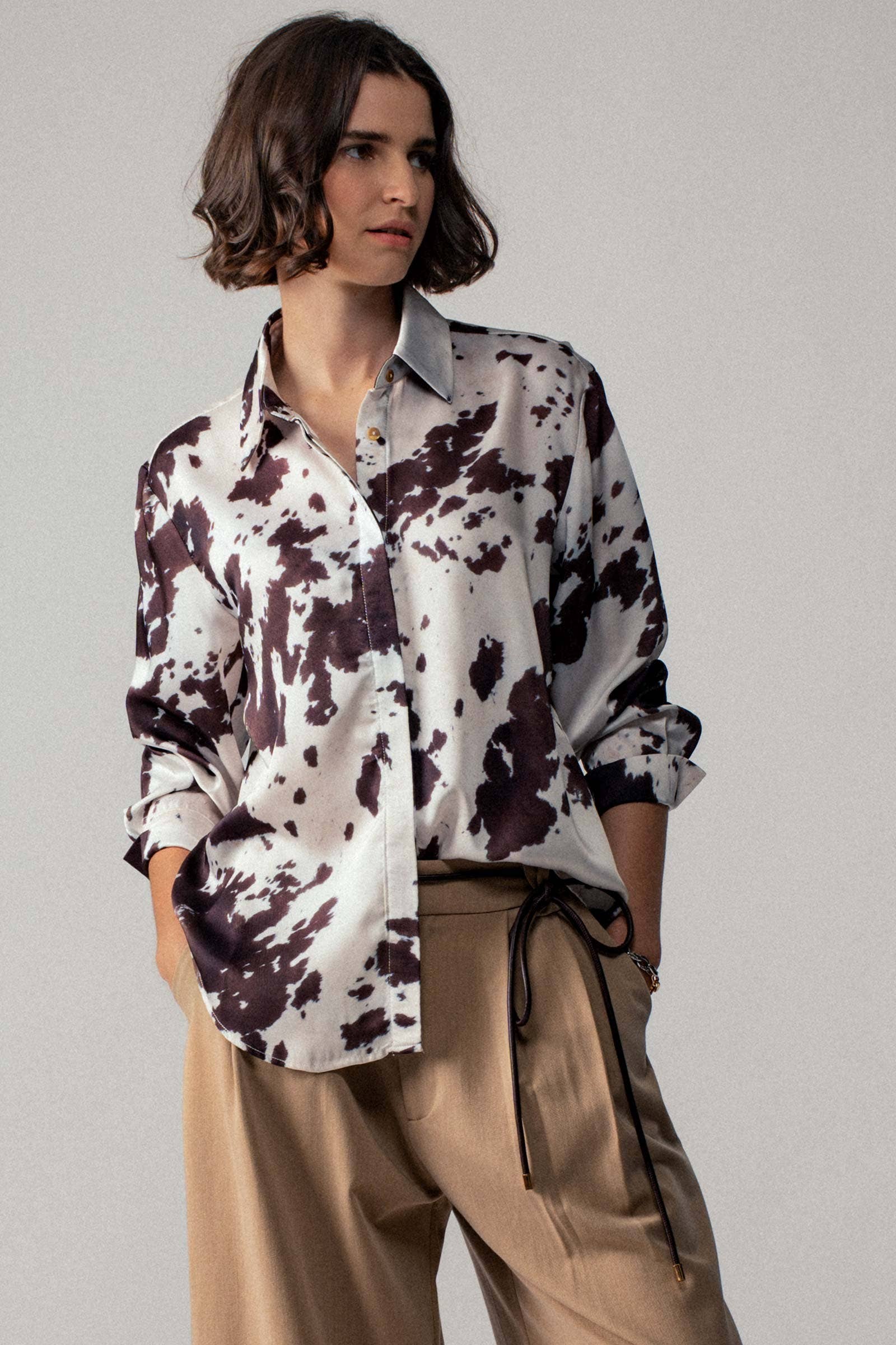 Urban Daizy Cowhide Print Western Button Down Shirt Brown Button Down Shirt - Women's (UDZ-DR-00390) – alternate view 6