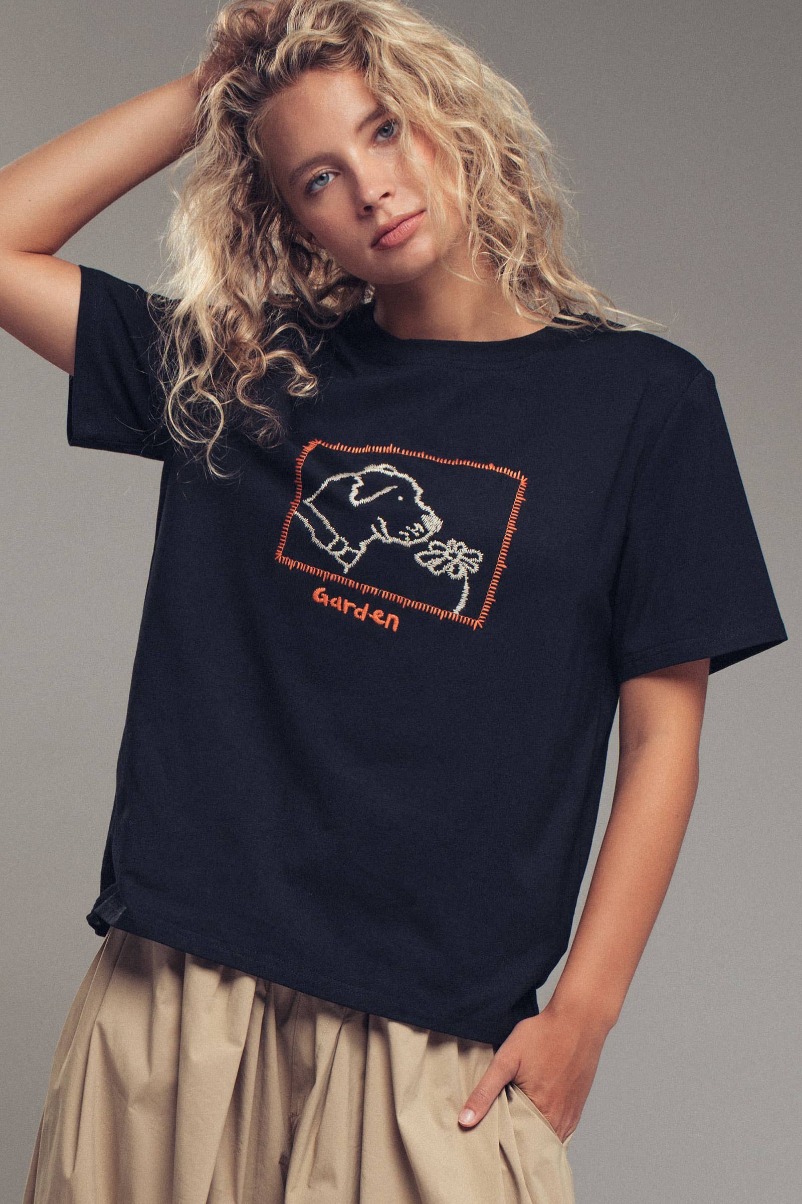 Urban Daizy Whimsical Dog & Daisy Embroidered Cotton Tee White T-Shirt - Women's (UDZ-TP-01020) – alternate view 5