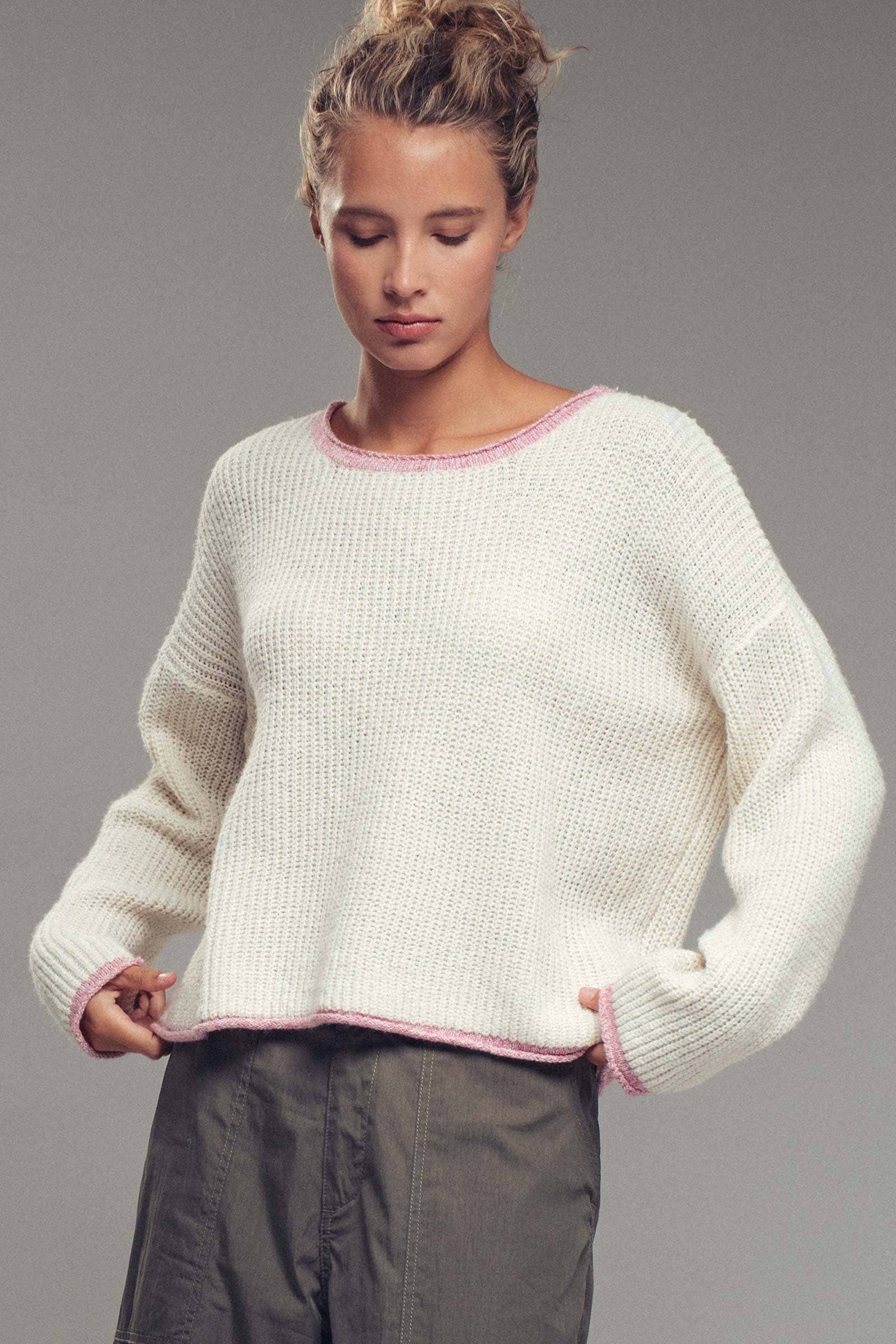 Bounded Contrast Trim Knit Sweater