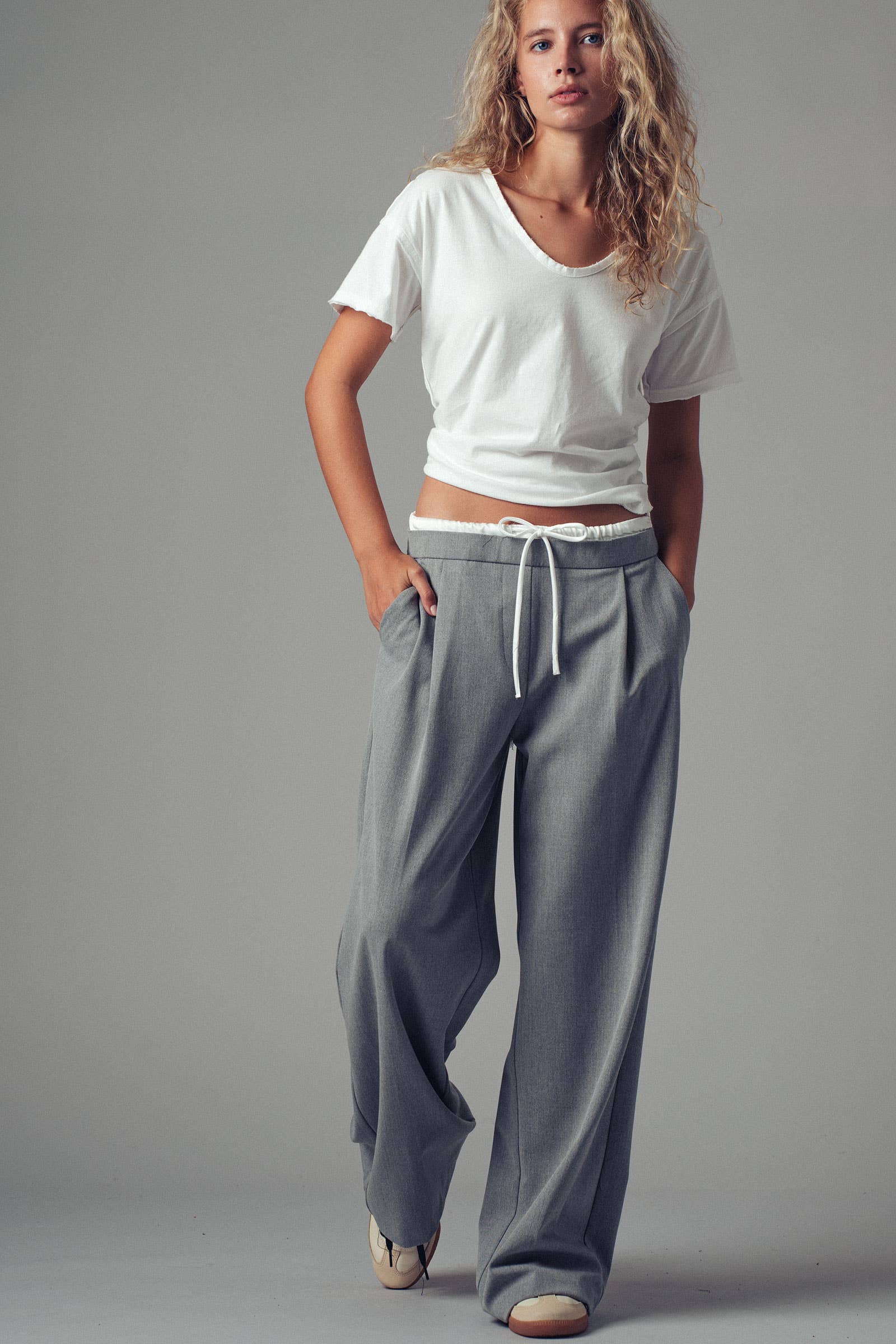 Relaxed Wide-Leg Drawstring Trousers
