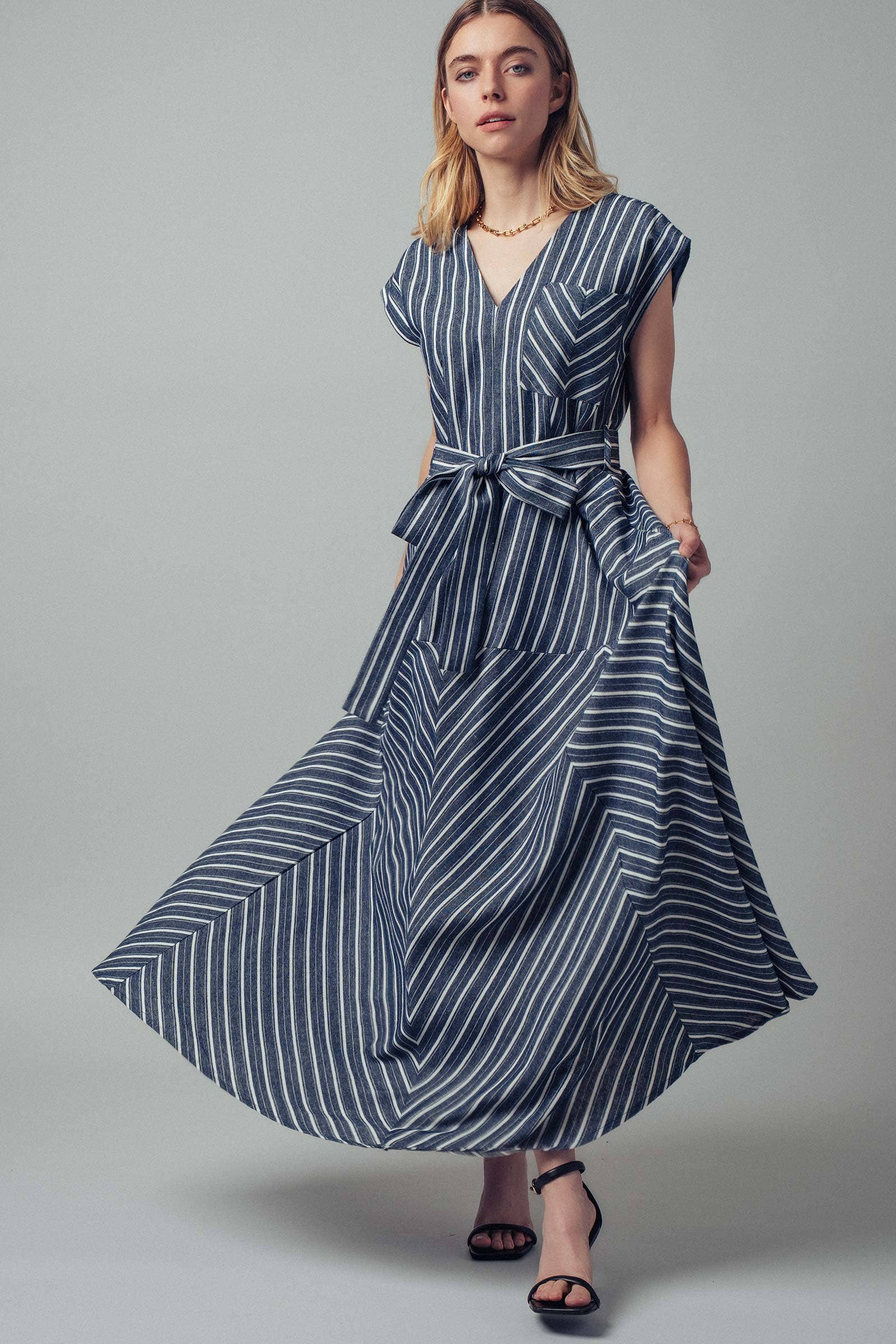 Urban Daizy Mixed Stripe Belted V-Neck Maxi Dress Navy Dress - Women's (UDZ-DR-00392) – alternate view 4