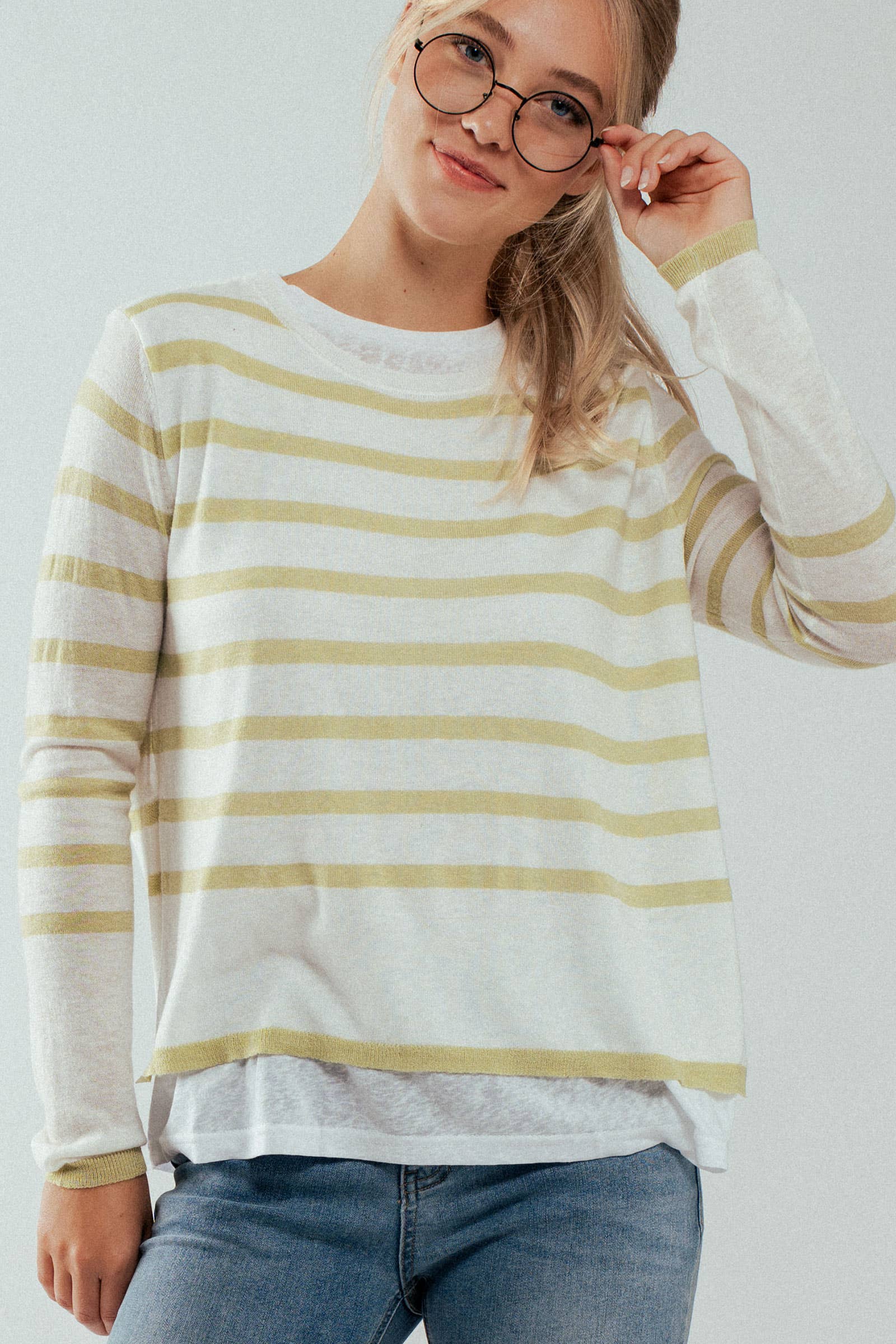 Urban Daizy Elegant Crew Neck Long Sleeve Relaxed Fit Casual Sweater Top Mocha Knit Top - Women's (UDZ-TP-00367) –…