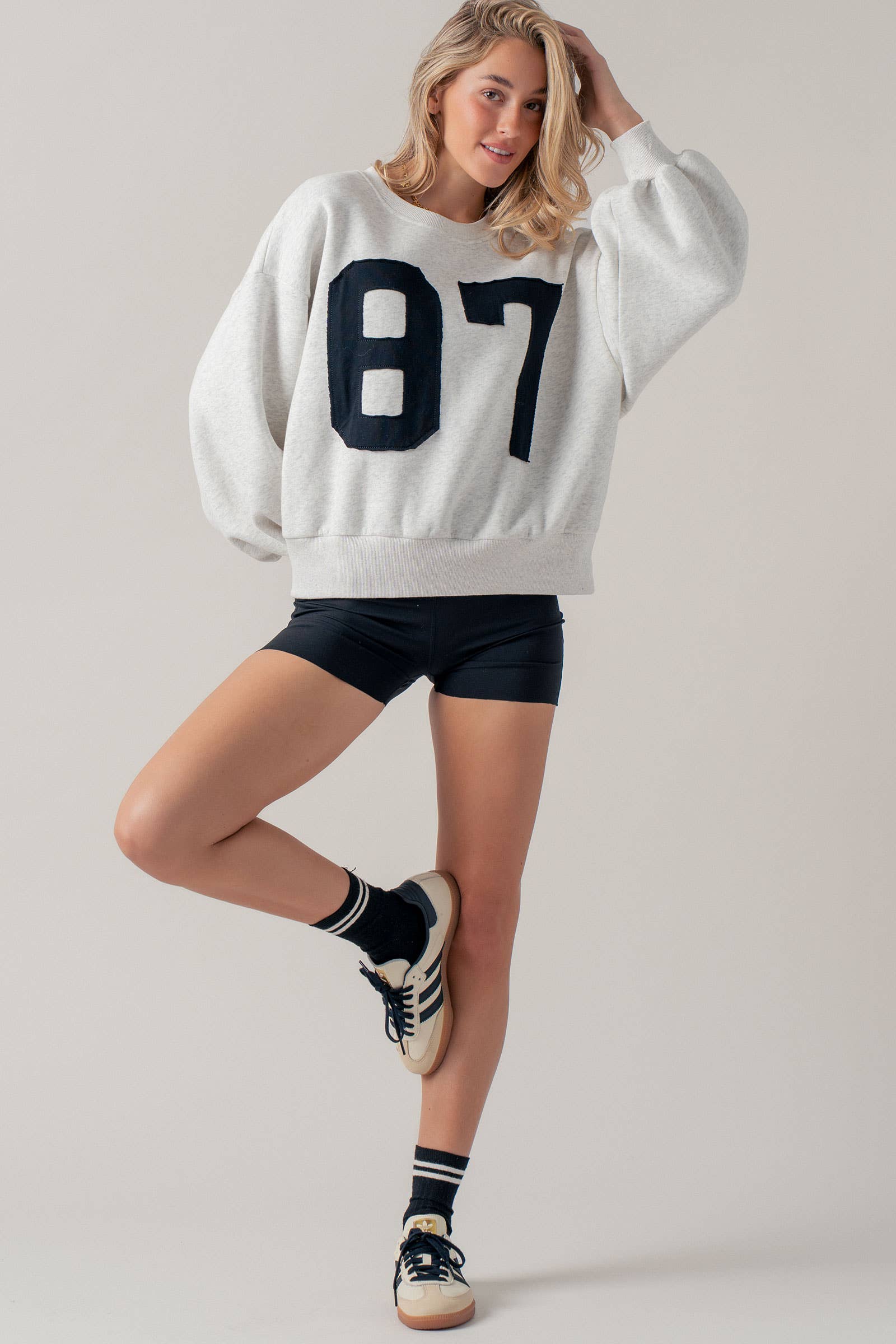 "87" Graphic Balloon Sleeve Oversized Sweatshirt