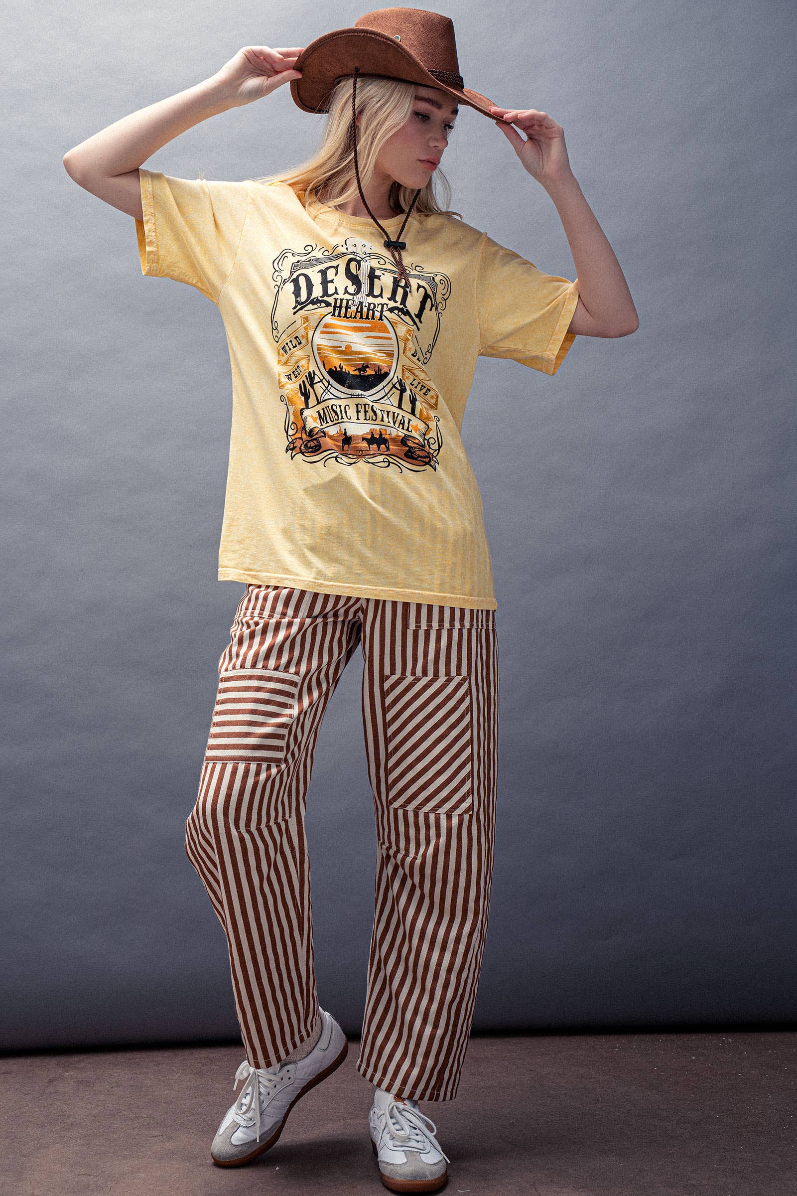 Urban Daizy Desert Heart Music Festival Western Graphic Oversized Tee Honey-Mustard Screen Printed T-Shirt - Women's… –…