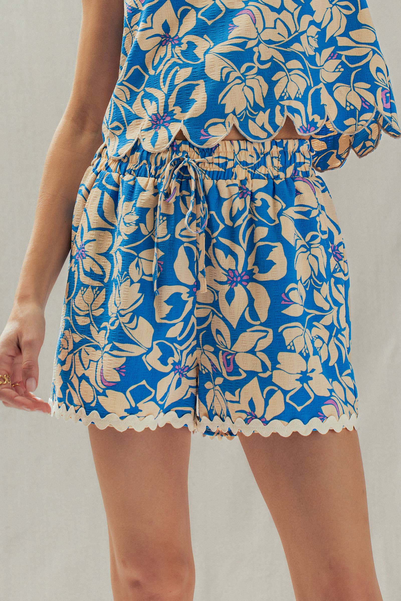 Blue Floral Scallop Hem Drawstring Shorts