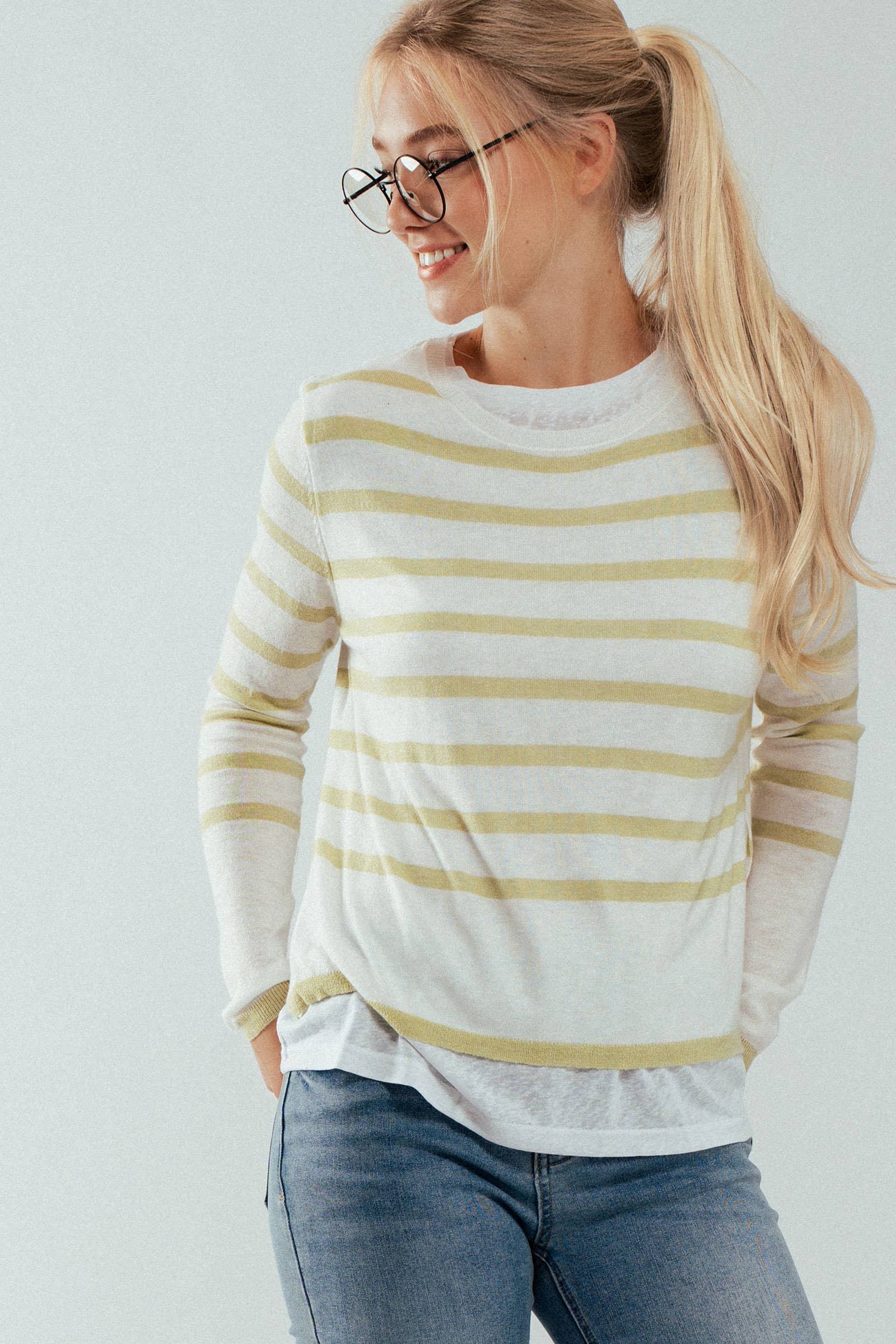 Urban Daizy Elegant Crew Neck Long Sleeve Relaxed Fit Casual Sweater Top Mocha Knit Top - Women's (UDZ-TP-00367) –…