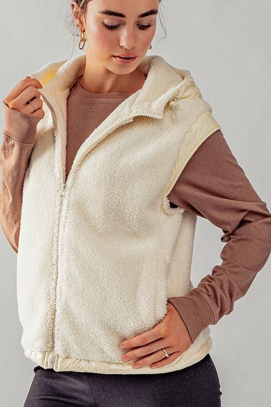 Urban Daizy Plush Faux Fur Zip Up with Contrast Trim Hooded Vest Black Outerwear Vest - Women's (UDZ-OT-00110) –…