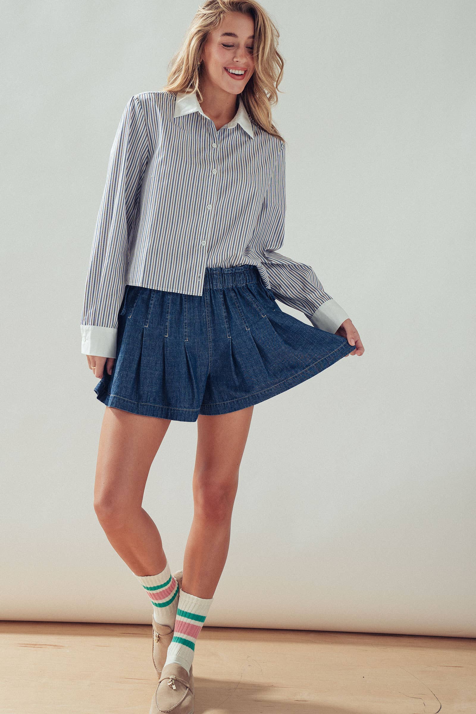 Urban Daizy Stripe Contrast Collar Button Down Shirt Stripe Button Down Shirt - Women's (UDZ-TP-01006) – alternate view 7