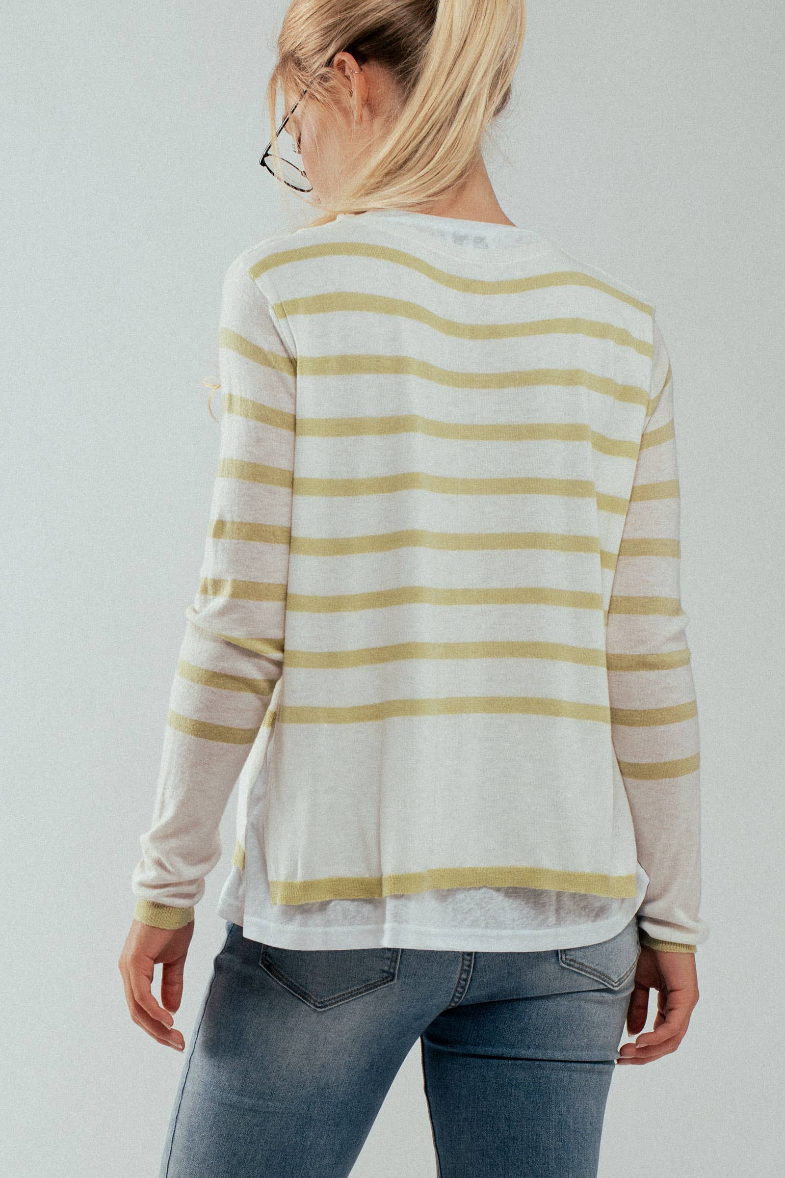 Urban Daizy Elegant Crew Neck Long Sleeve Relaxed Fit Casual Sweater Top Mocha Knit Top - Women's (UDZ-TP-00367) –…