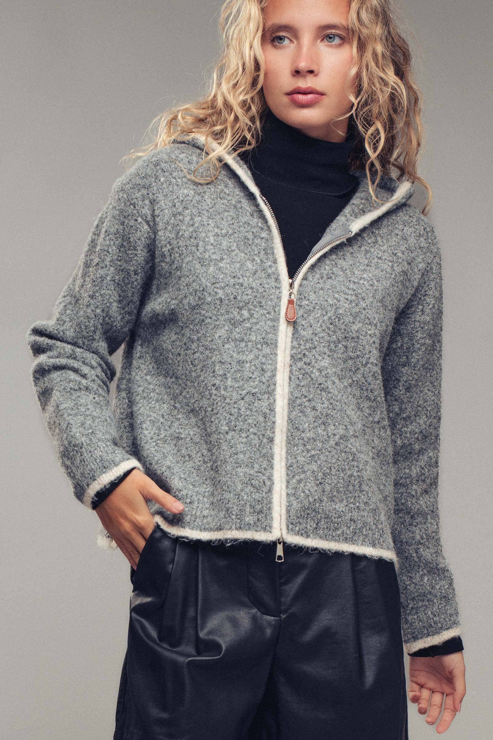 Relaxed Cropped Textured Knit Hoodie