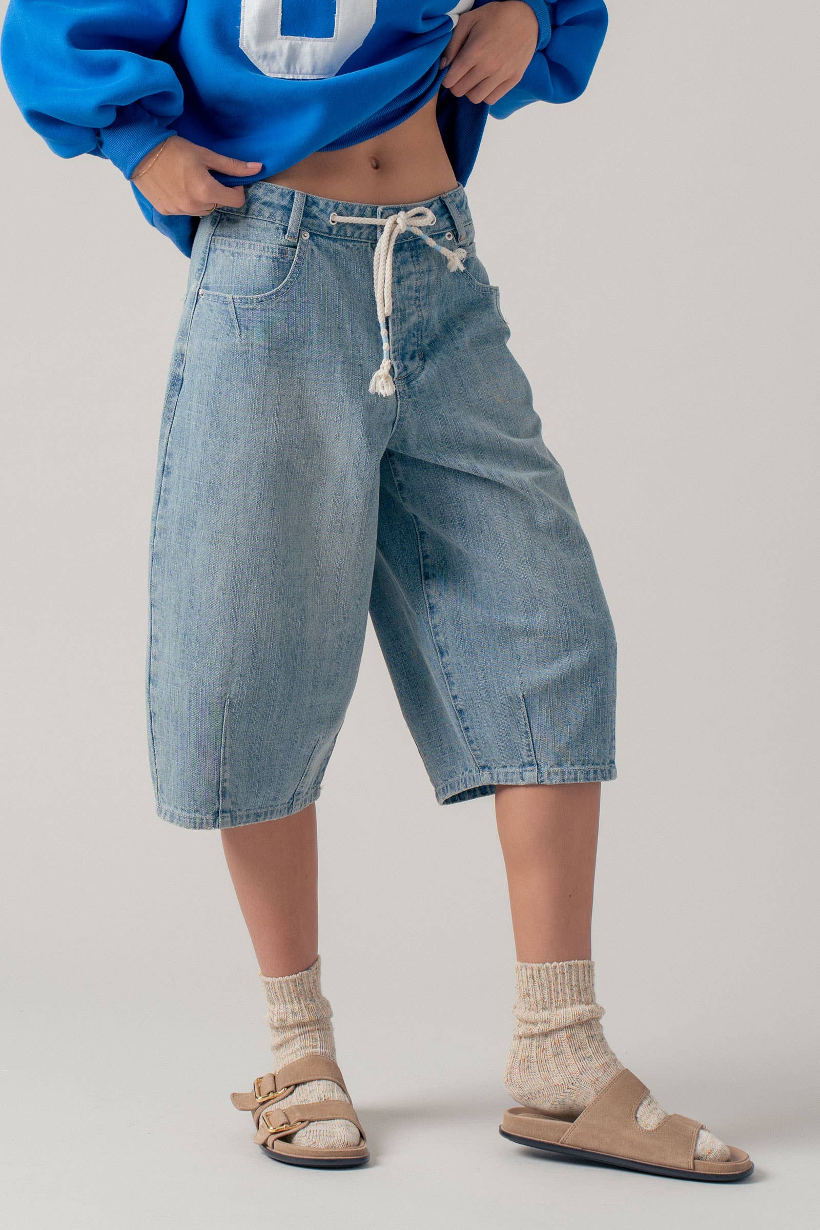 Drawstring Waist Barrel Leg Denim Shorts