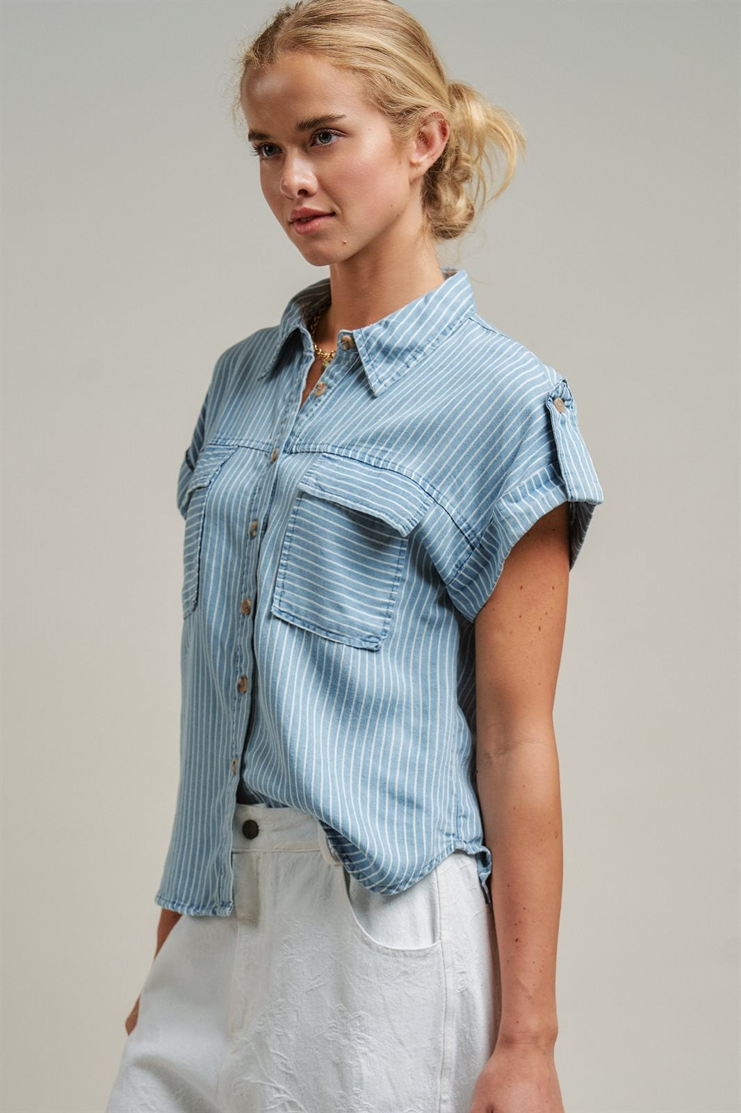 Striped Chambray Short Sleeve Button Up Shirt in Chambray - Women's Blankets | Urban Daizy