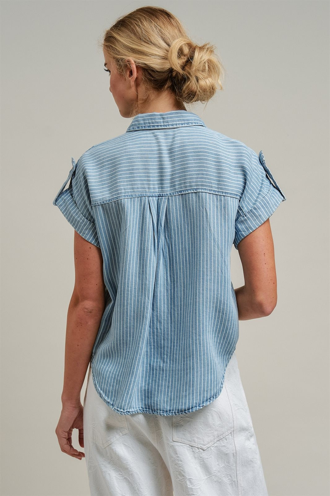 Striped Chambray Short Sleeve Button Up Shirt in Chambray - Women's Blankets | Urban Daizy